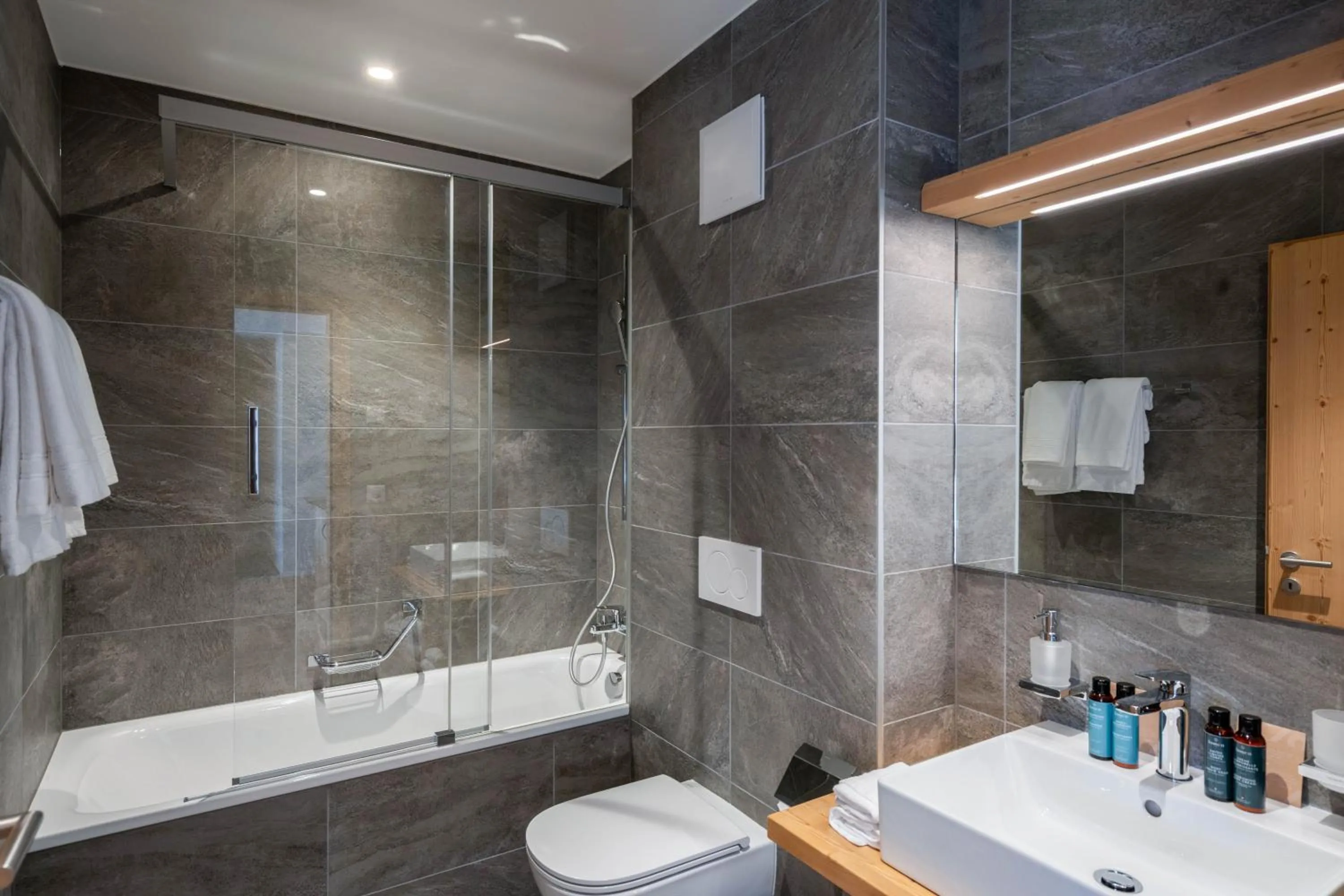 Bathroom in Dent Blanche Resort - TemptingPlaces Collection