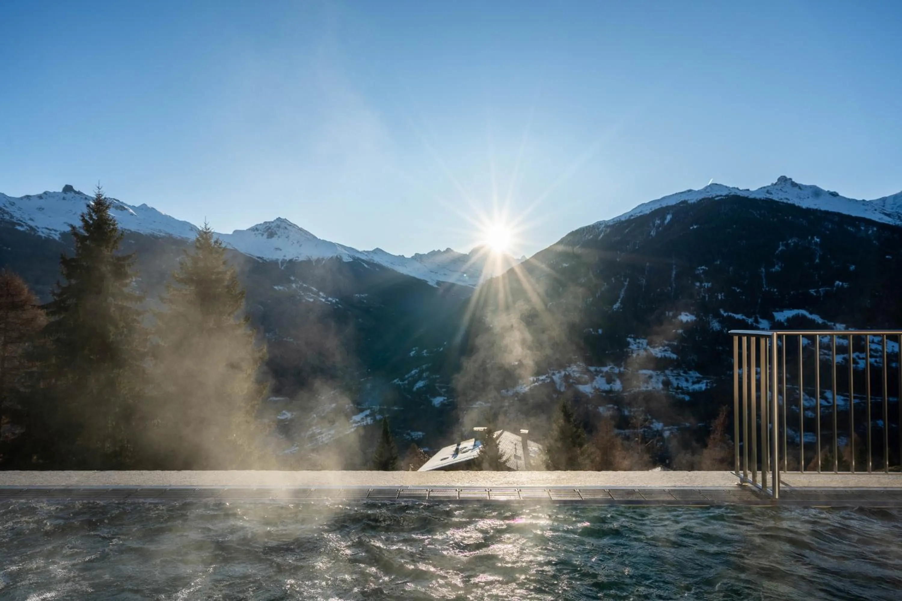 Swimming pool in Dent Blanche Resort - TemptingPlaces Collection