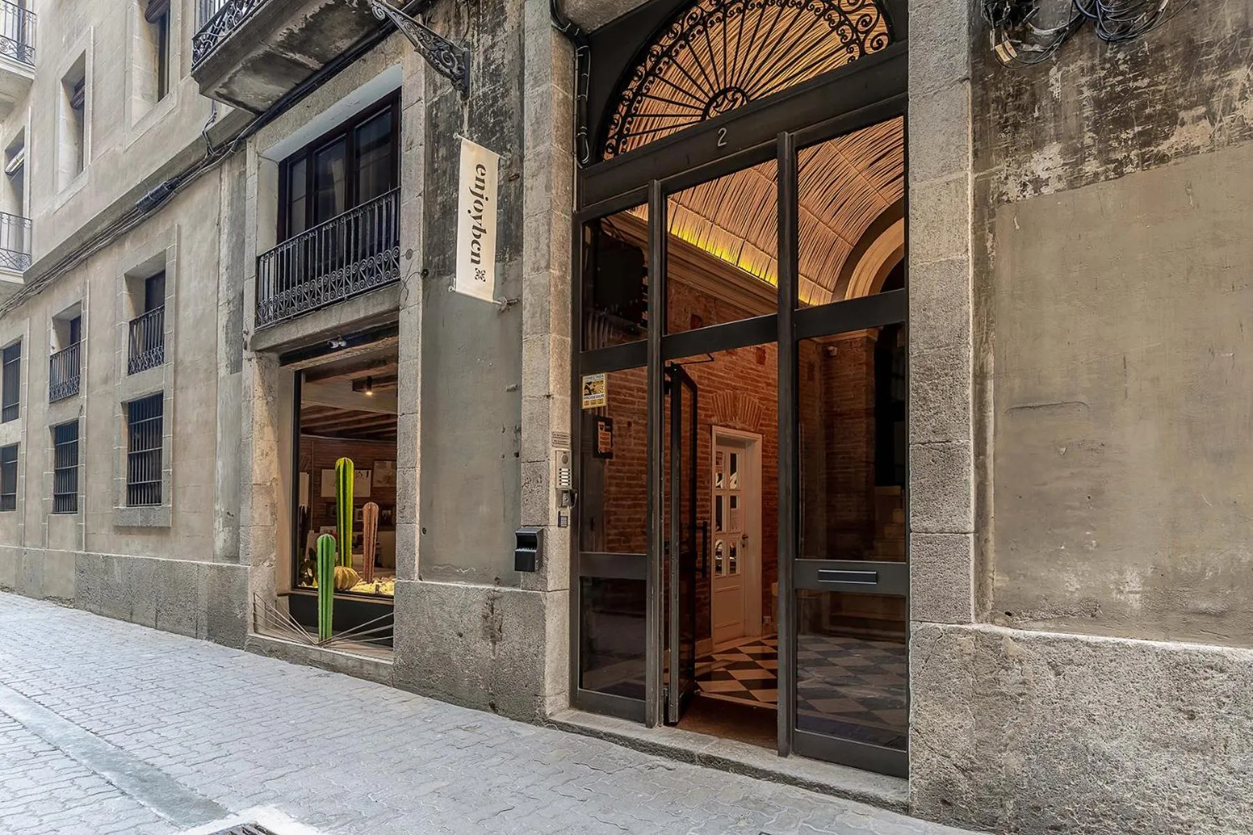 Property building in Enjoybcn Colon Apartments