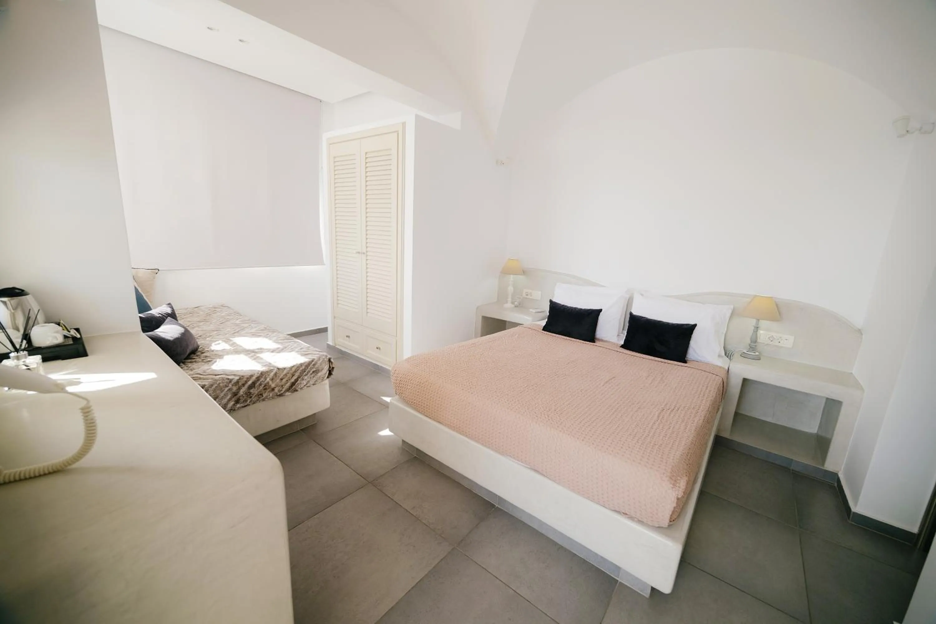 Queen Room with Spa Bath in my life suites