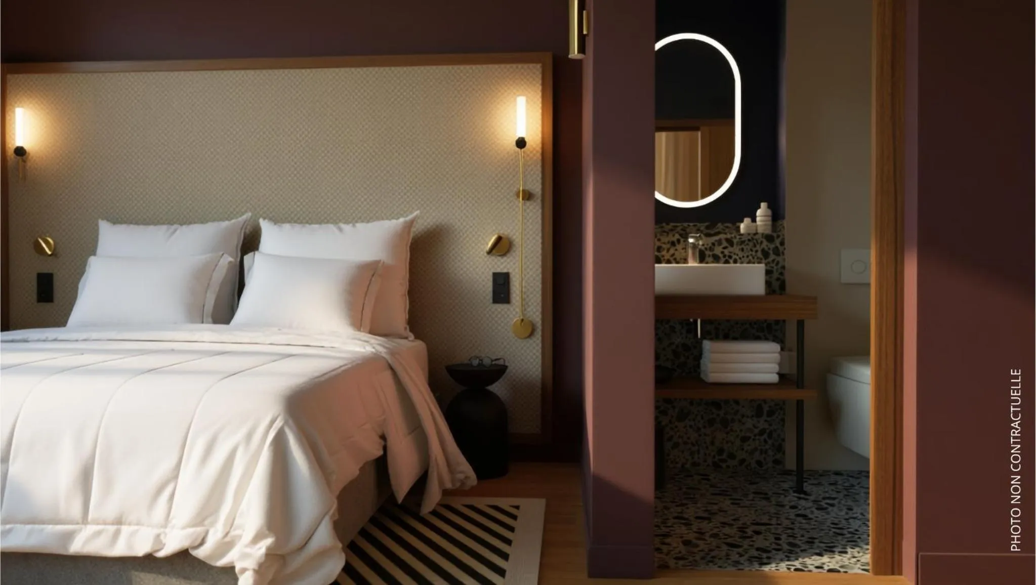 Bathroom, Bed in Hotel 2M, The Originals Relais