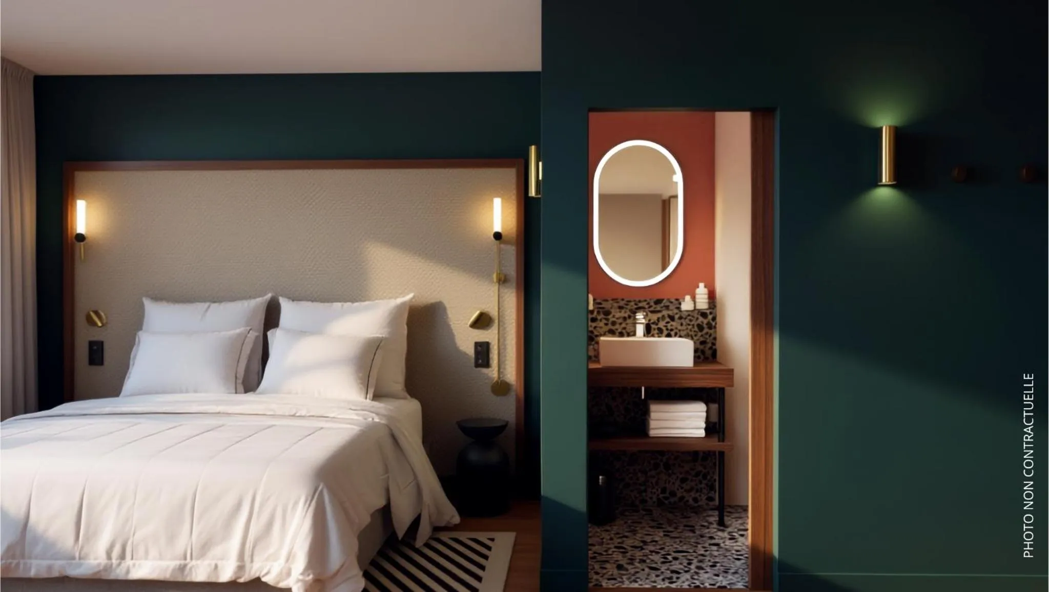 Photo of the whole room, Bed in Hotel 2M, The Originals Relais