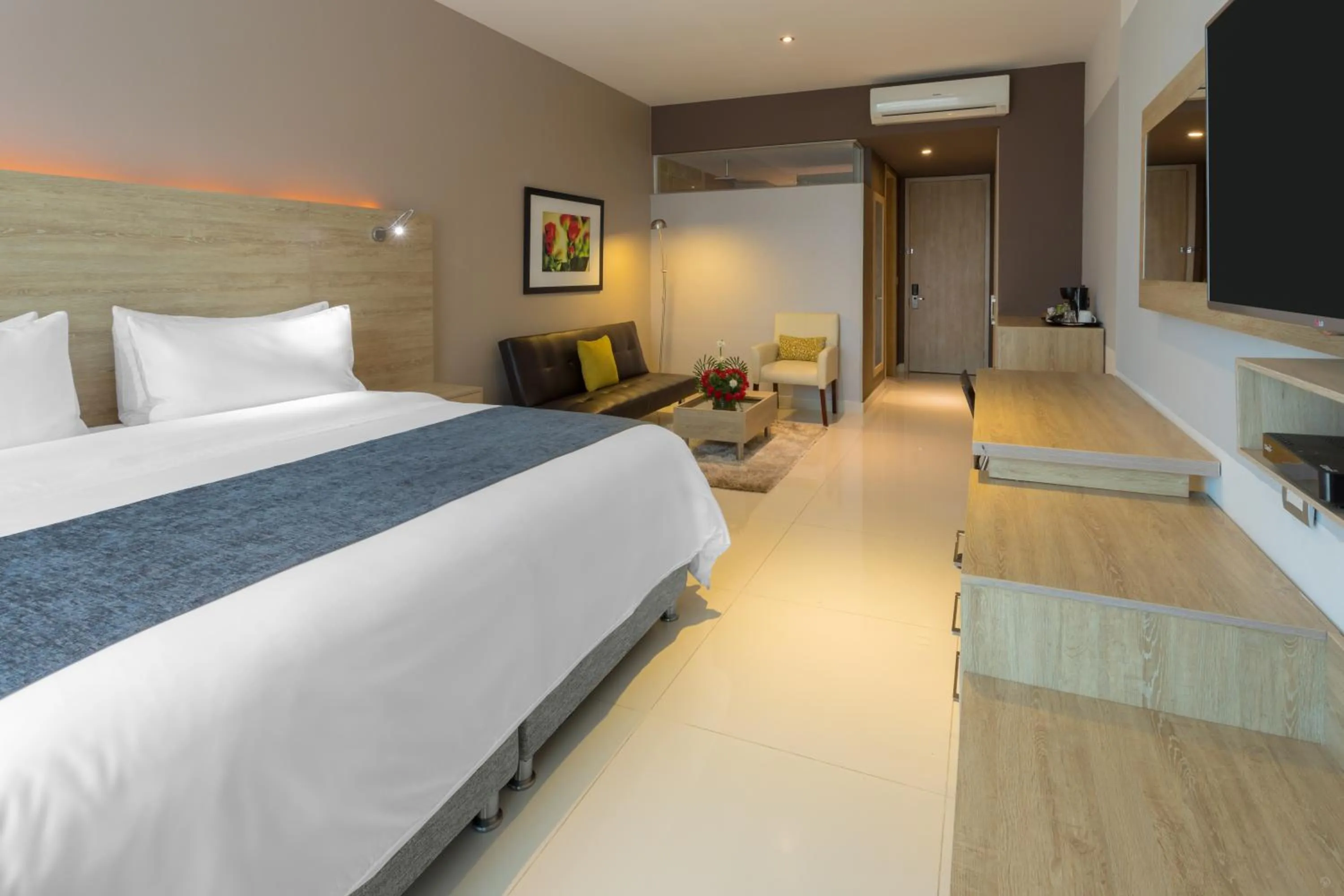 Communal lounge/ TV room, Bed in Sky Collection Lifestyle Hotel & Suites Barranquilla
