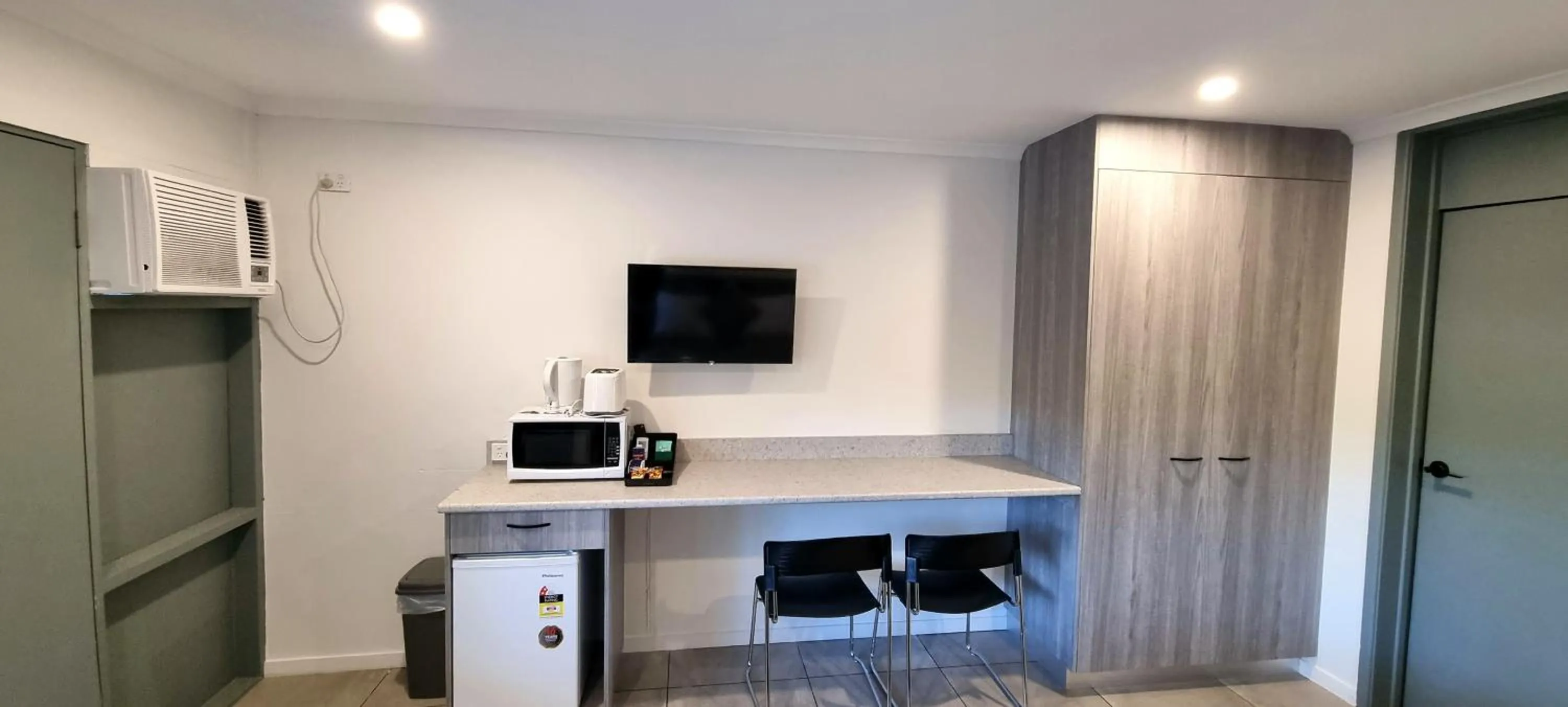 Coffee/tea facilities in Y Motels Gympie