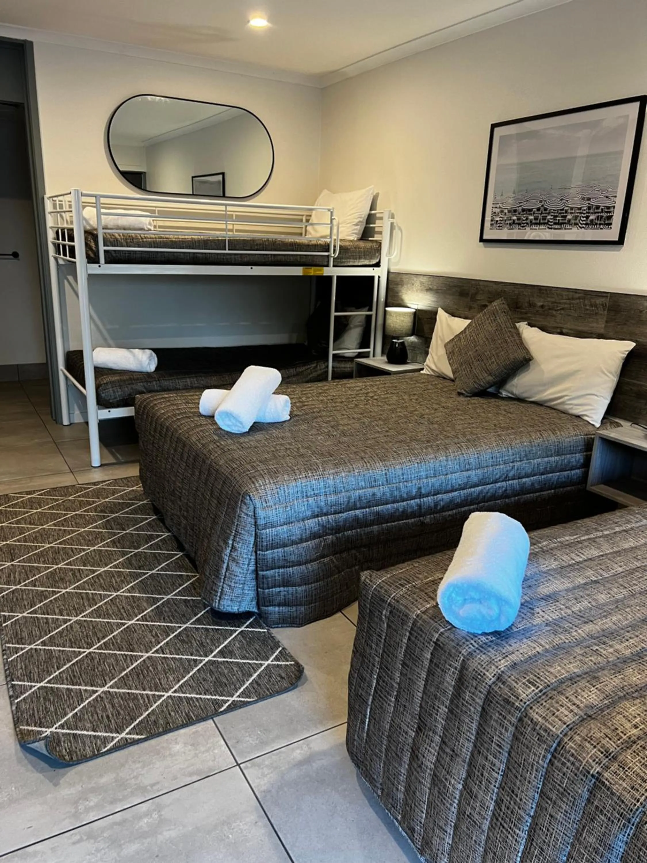 Bedroom, Bed in Y Motels Gympie