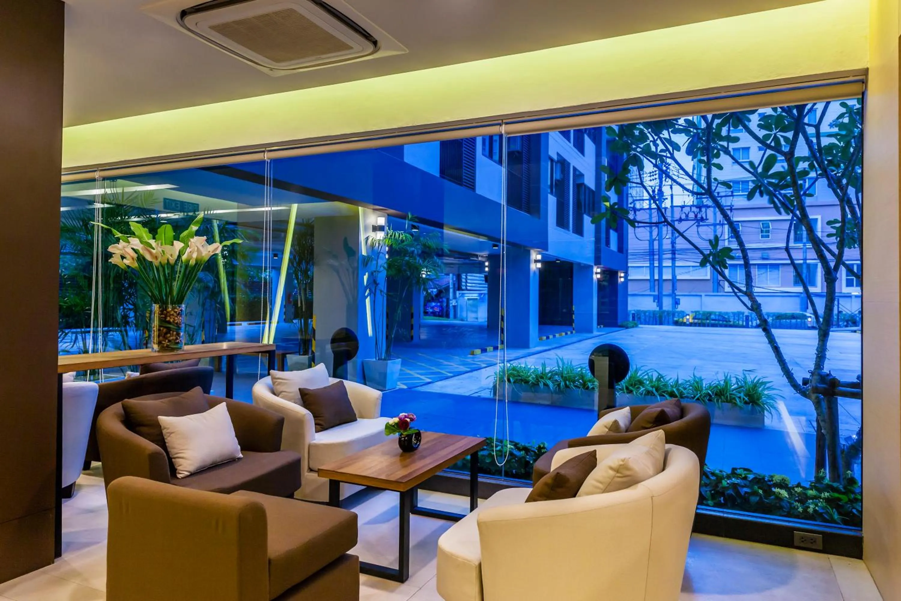 Lobby or reception in Livotel Hotel Kaset Nawamin Bangkok