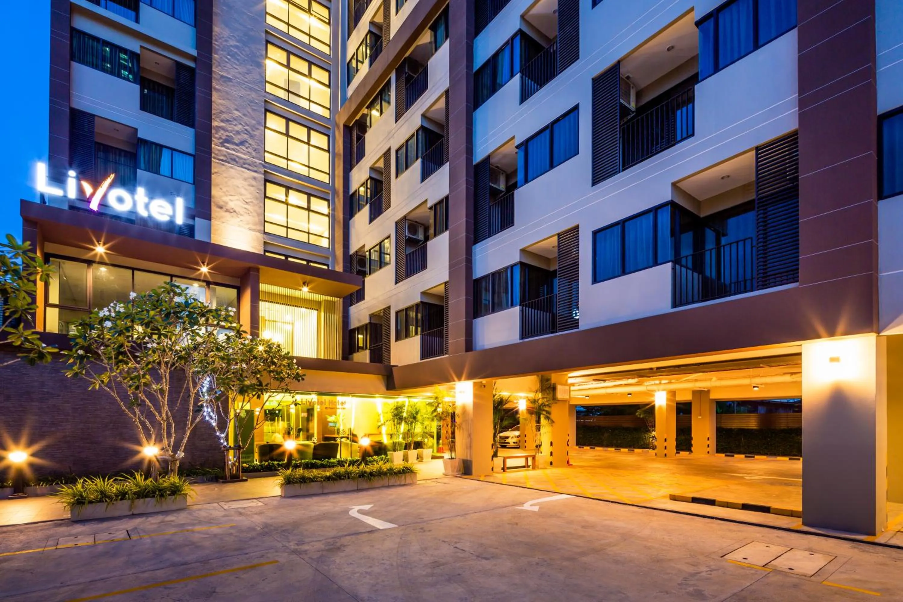 Property building in Livotel Hotel Kaset Nawamin Bangkok