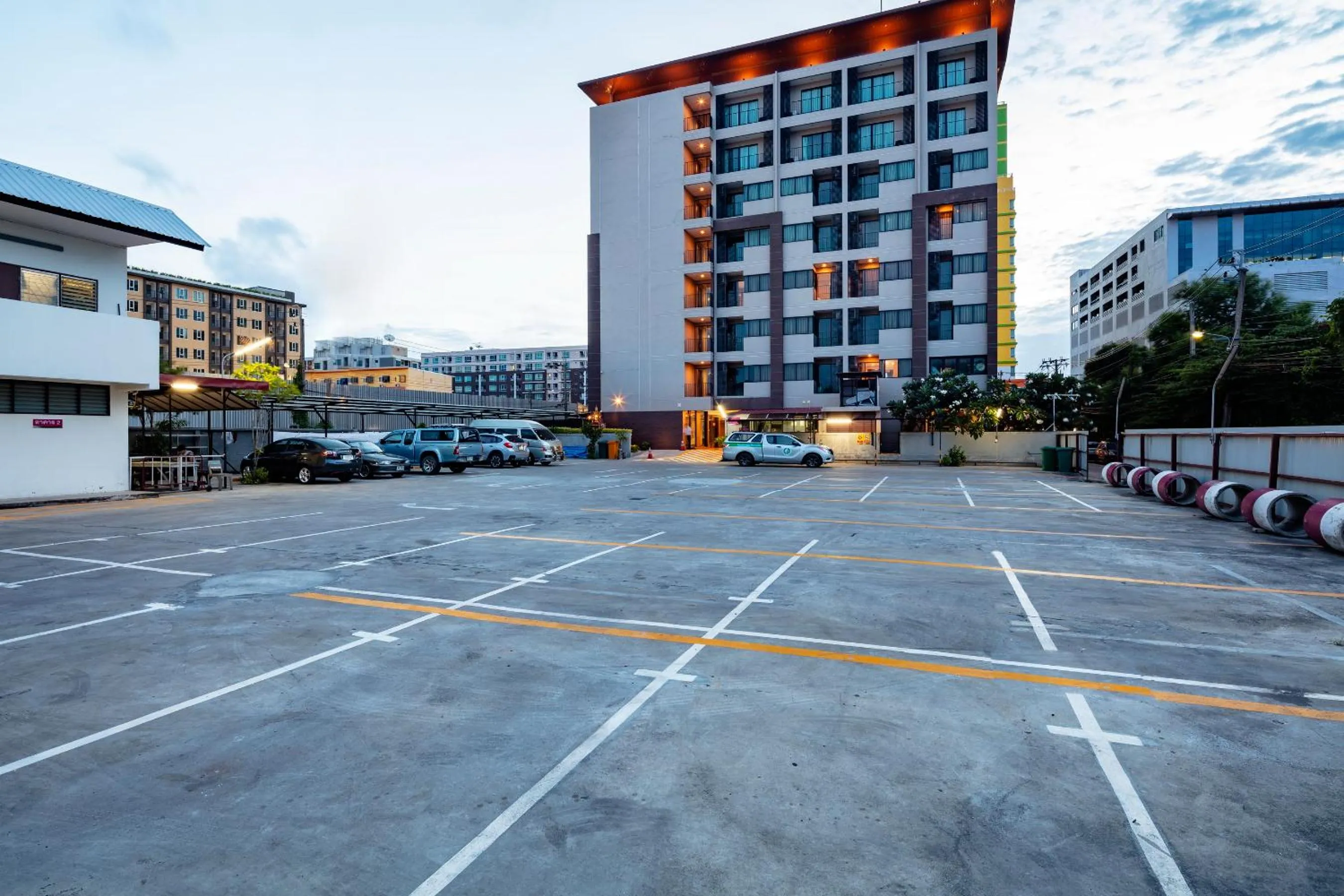 Area and facilities in Livotel Hotel Kaset Nawamin Bangkok