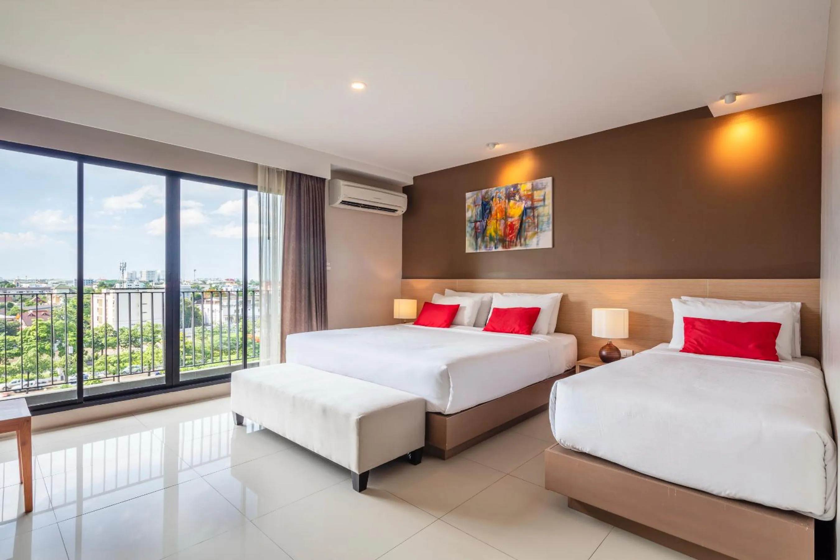 Bed in Livotel Hotel Kaset Nawamin Bangkok