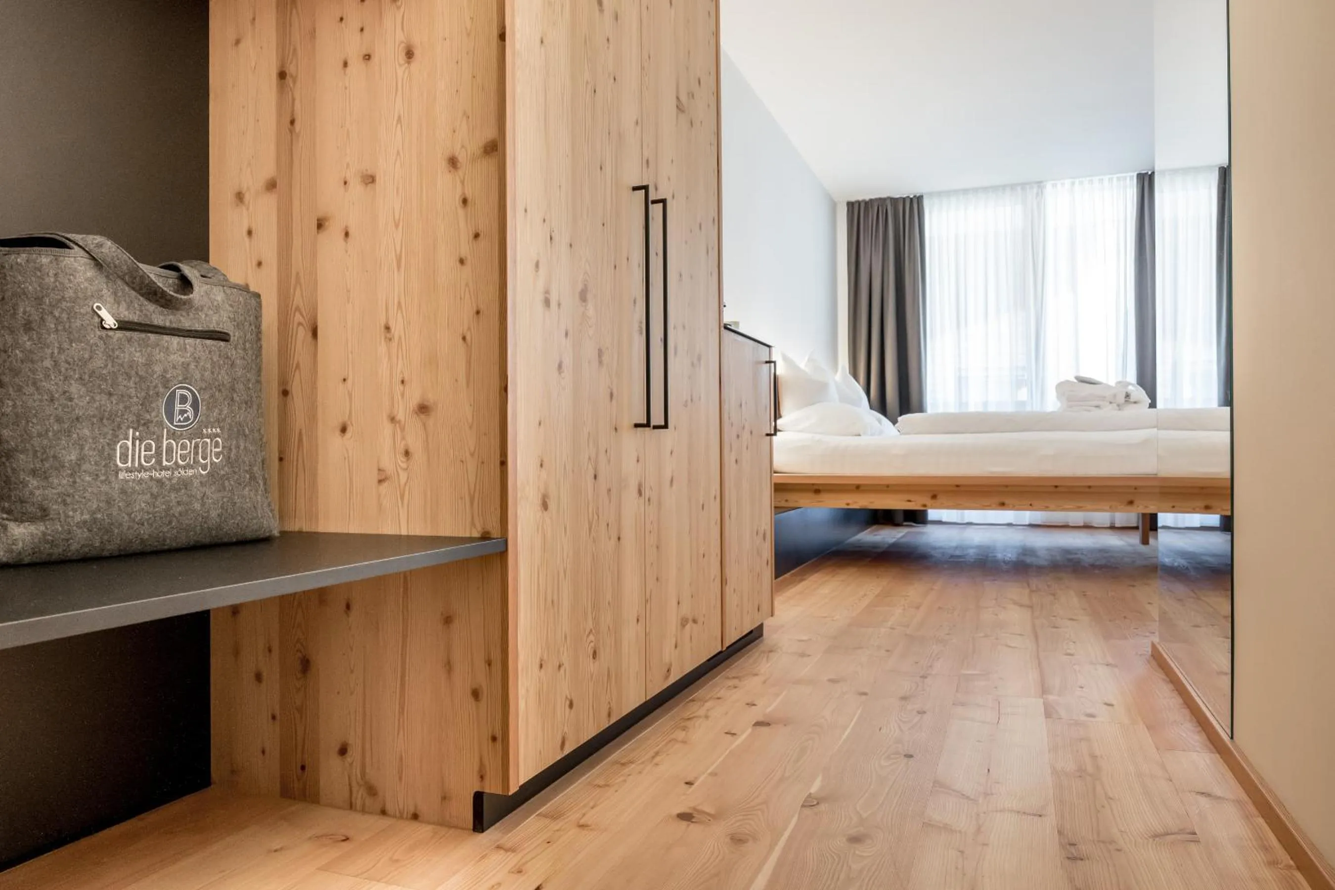 Decorative detail, Bed in die berge lifestyle-hotel Sölden