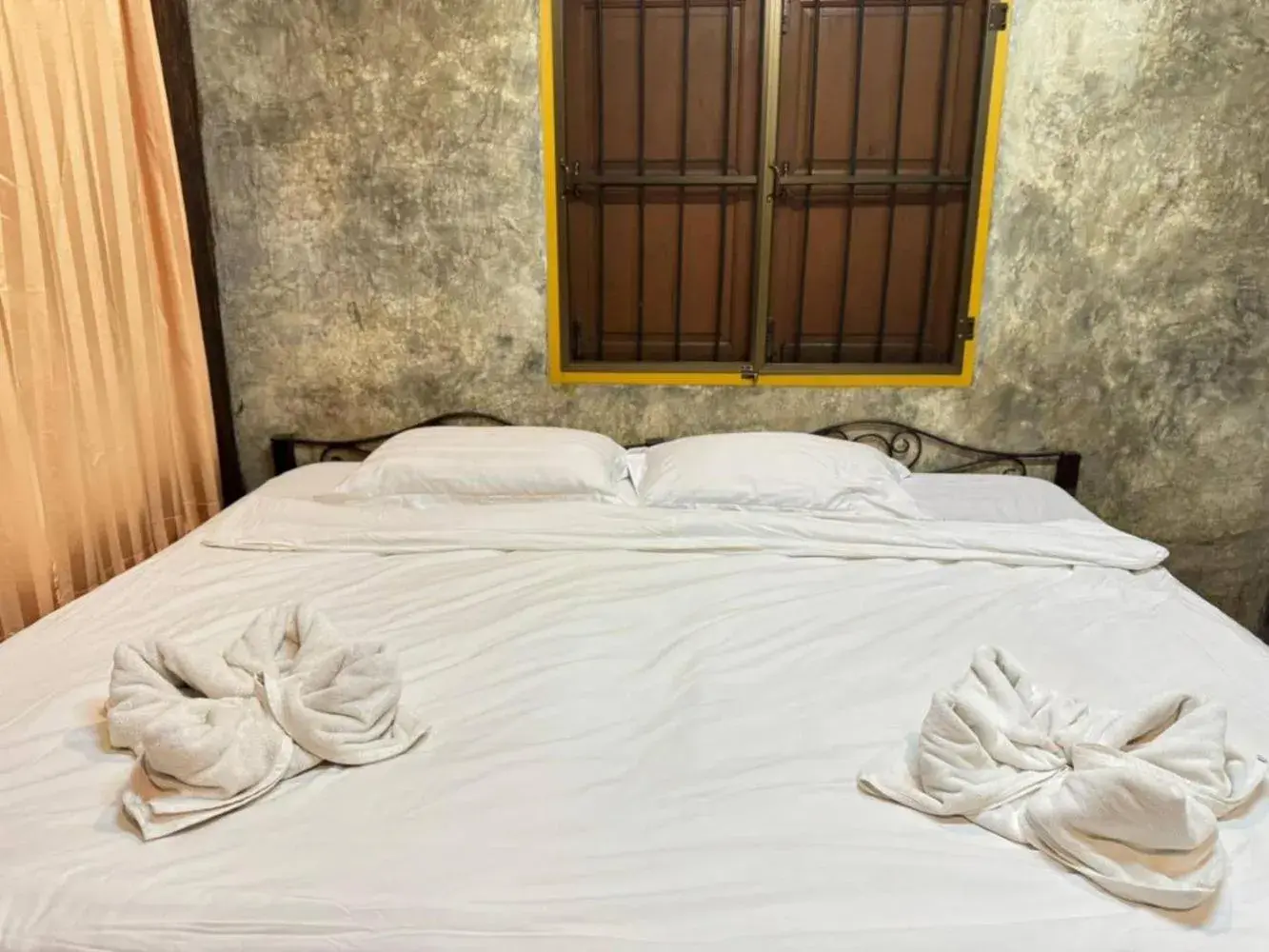 Double Room with Shared Bathroom in Collection O Baan Elephant Home Double Room with Shared Bathroom in Collection O Baan Elephant Home