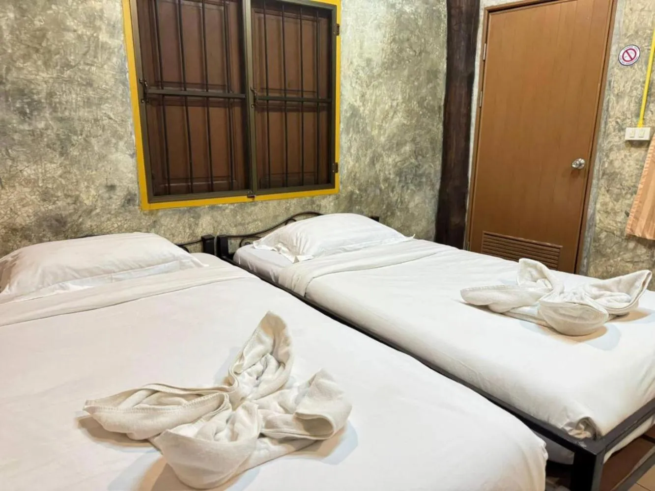 Twin Room with Shared Bathroom in Collection O Baan Elephant Home