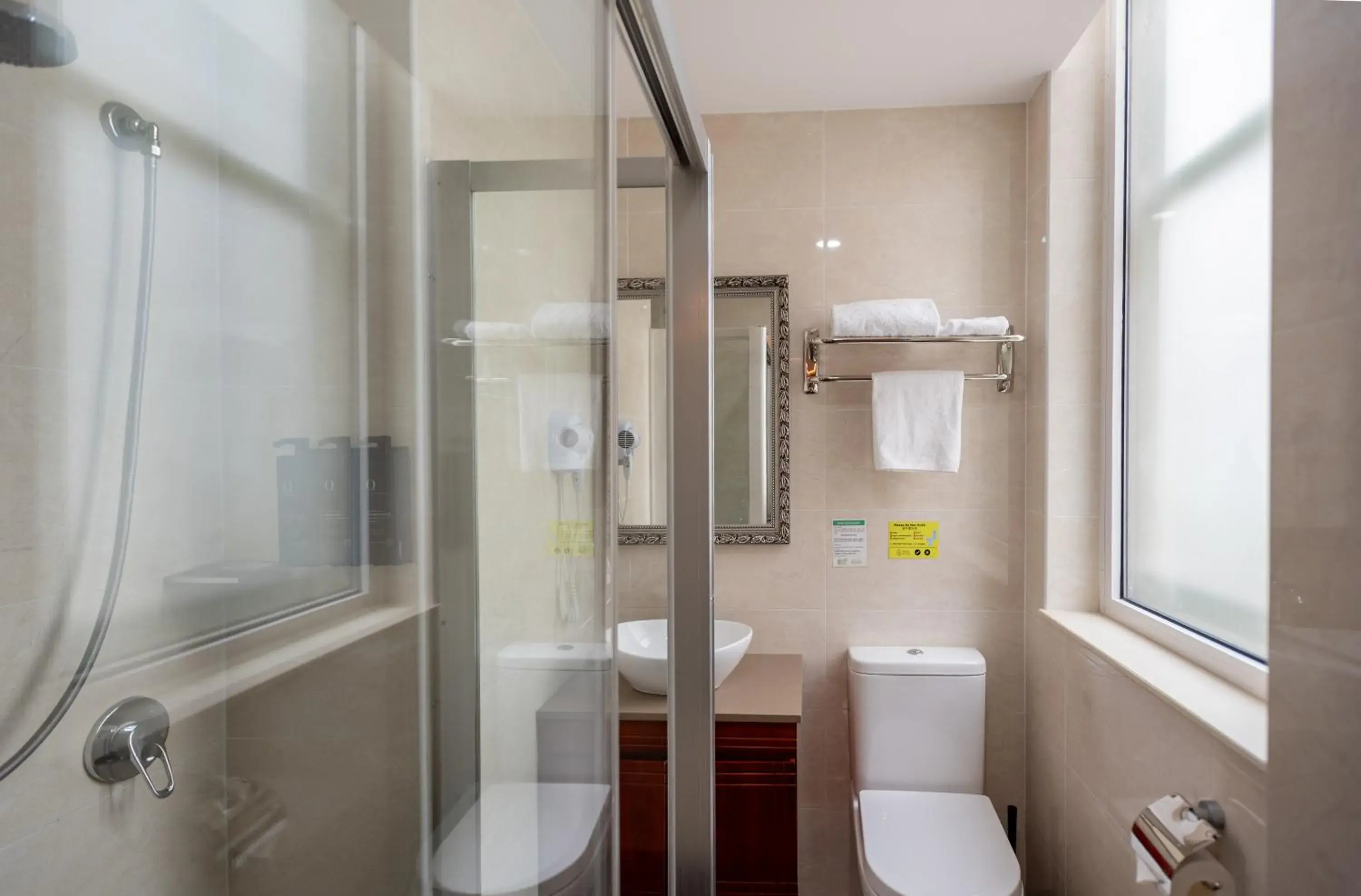 Standard Single Room in YEHS Hotel Sydney CBD Standard Single Room in YEHS Hotel Sydney CBD