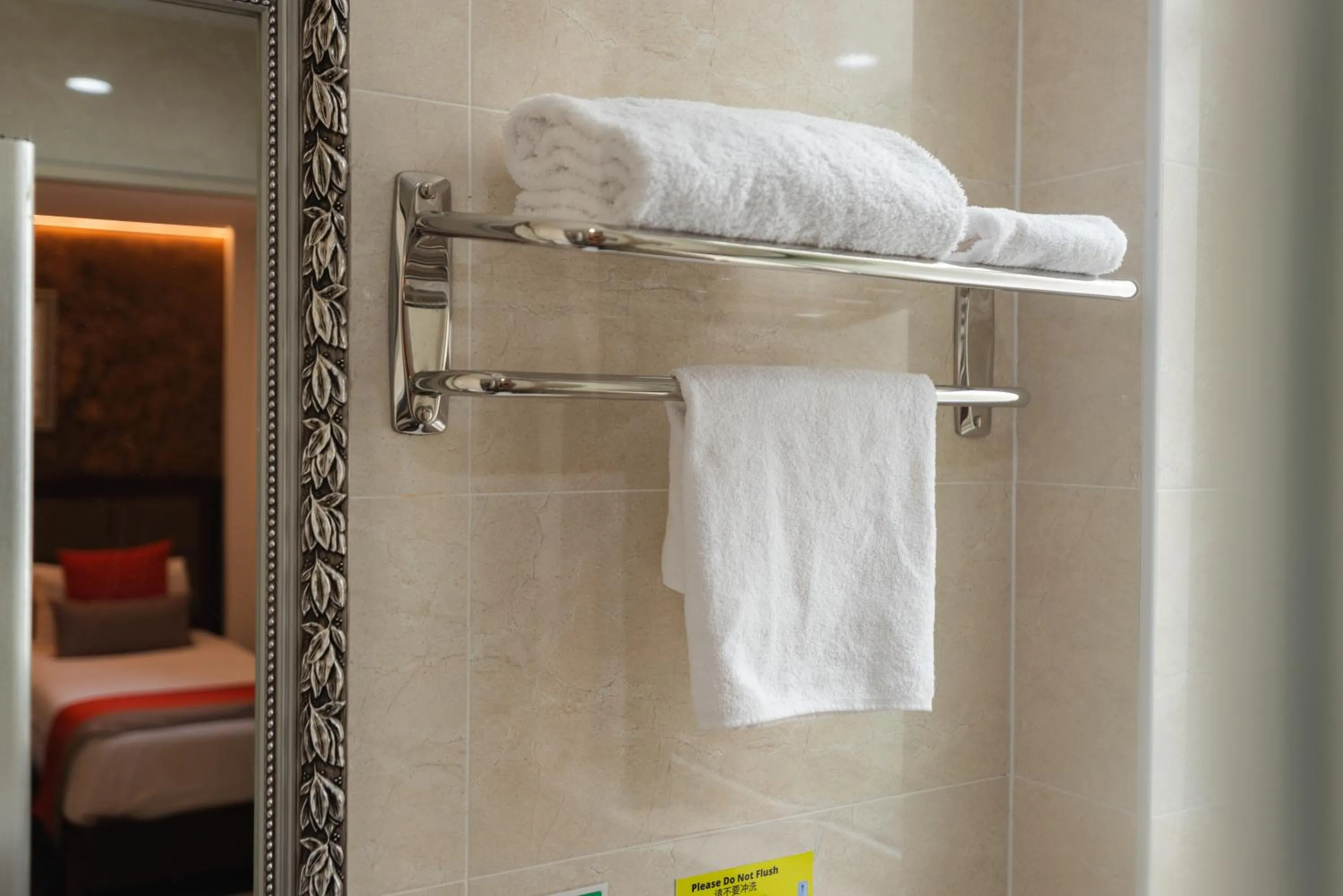 towels, Bed in YEHS Hotel Sydney CBD