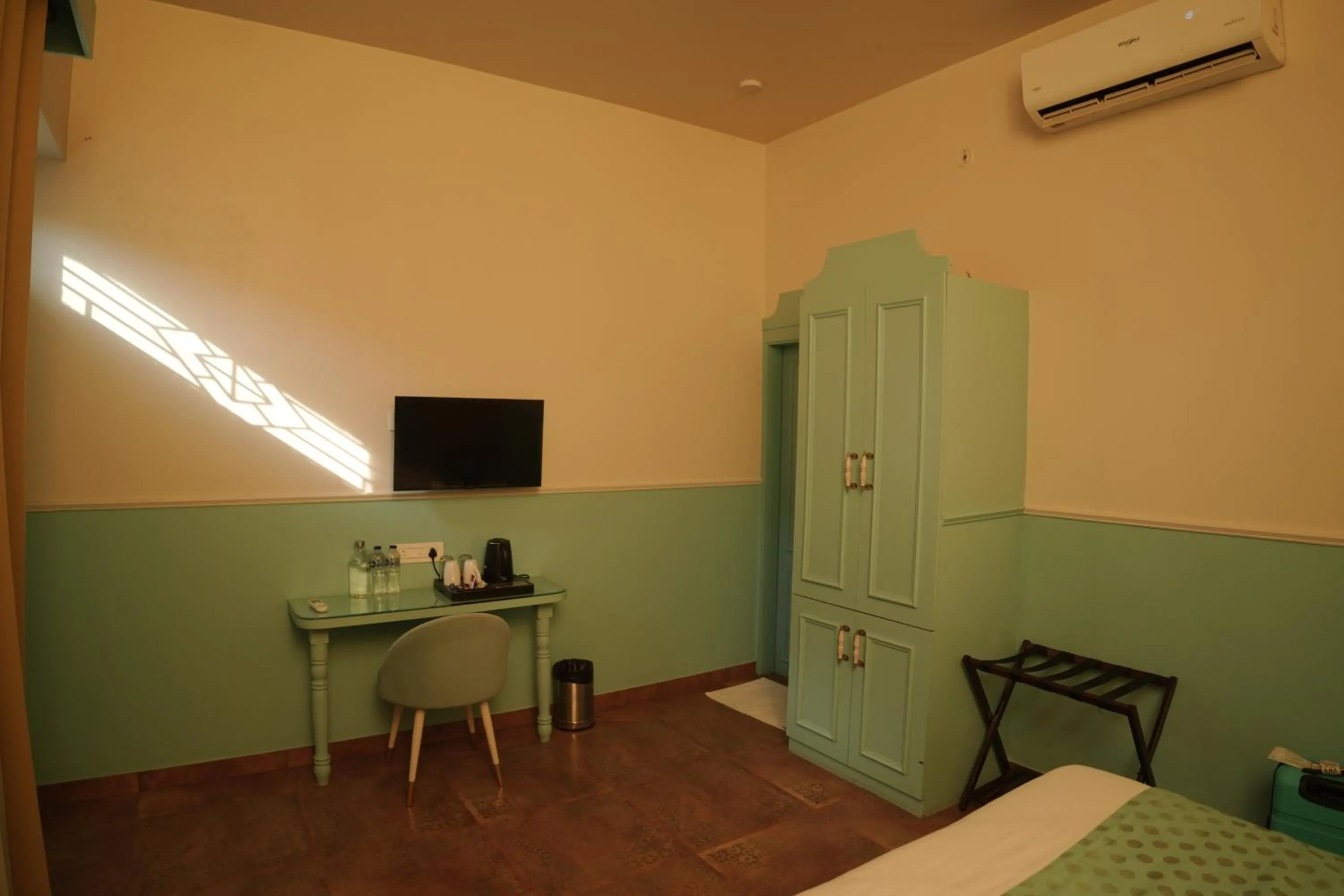 TV and multimedia, Bed in Artistik Abode by Stay Banaras