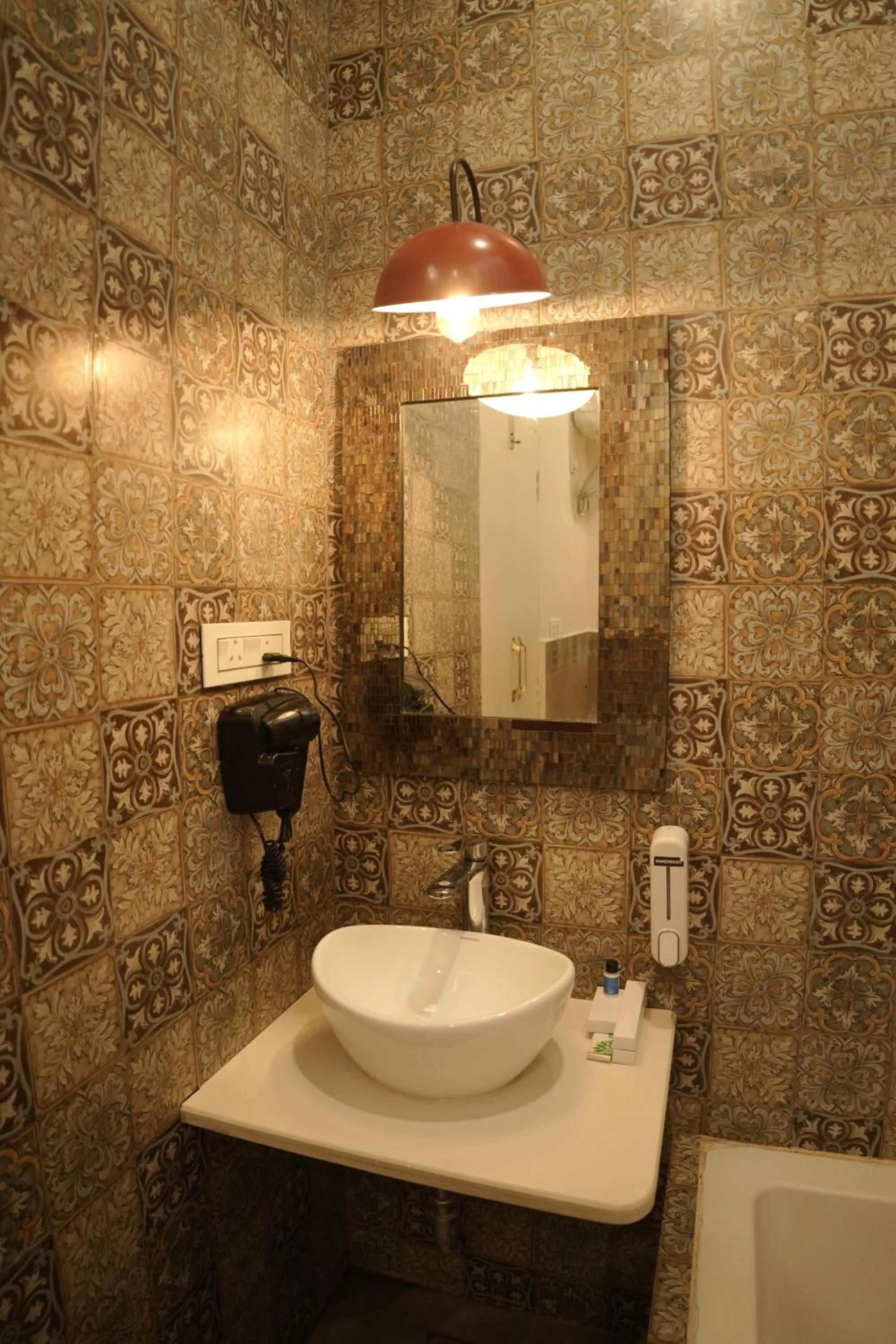 Toilet in Artistik Abode by Stay Banaras