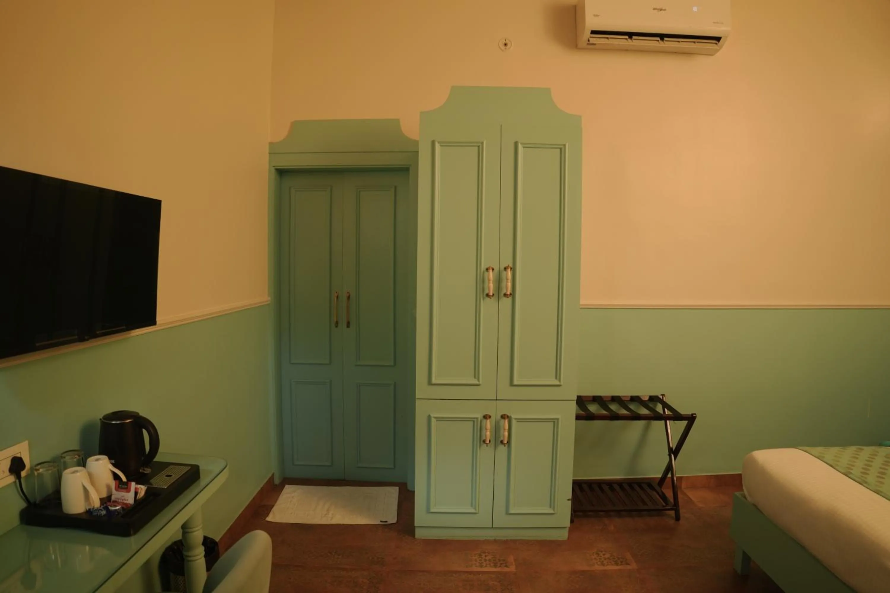 TV and multimedia, Bed in Artistik Abode by Stay Banaras
