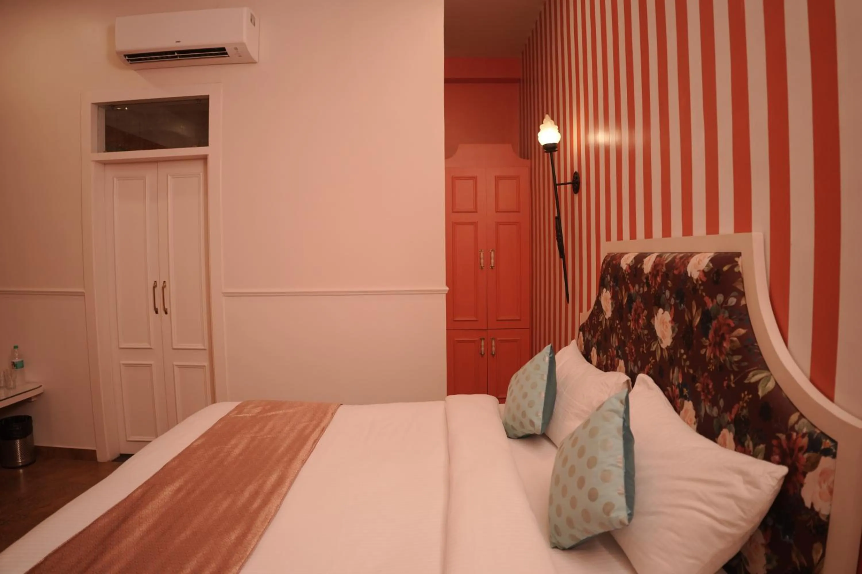 TV and multimedia, Bed in Artistik Abode by Stay Banaras