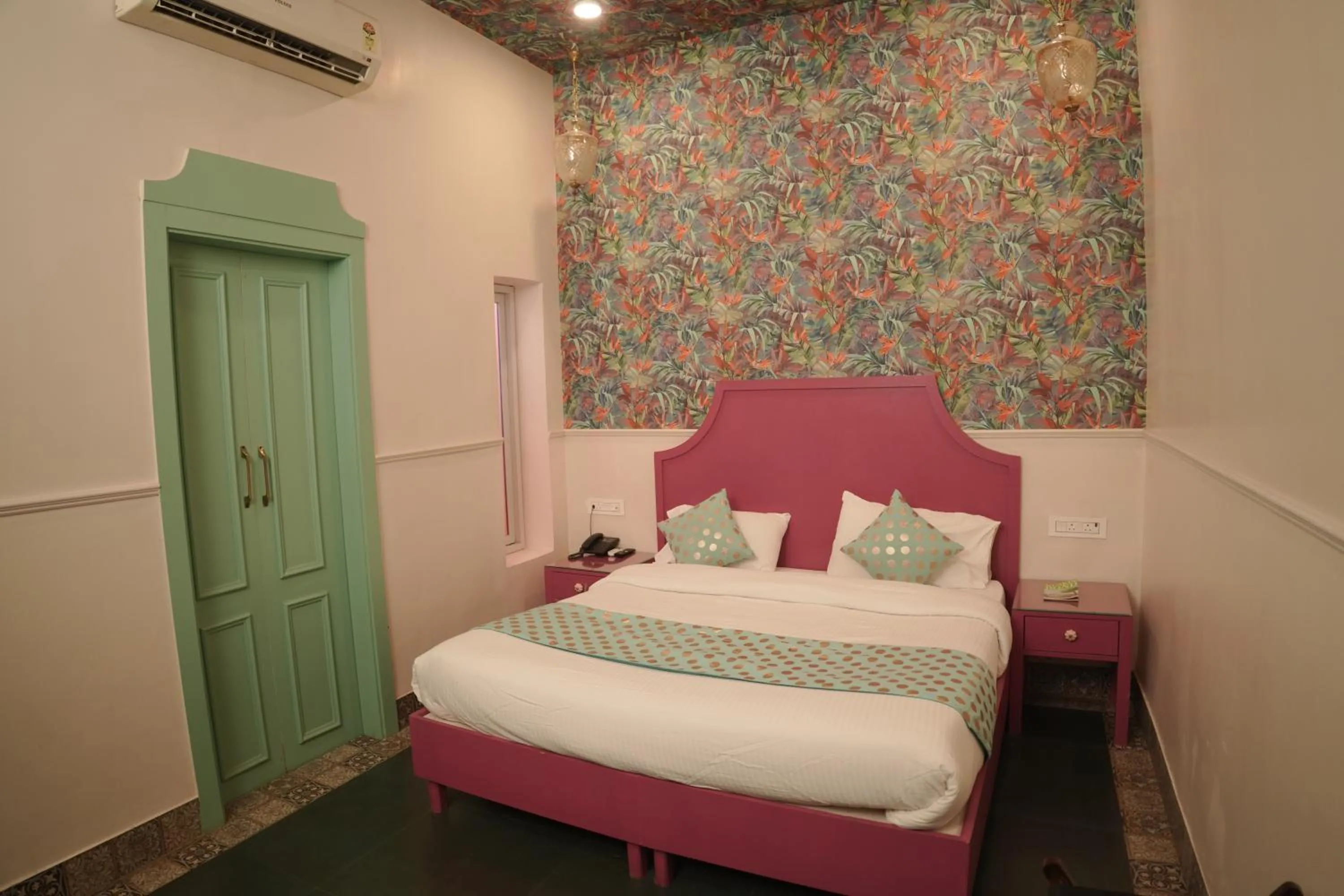 Photo of the whole room, Bed in Artistik Abode by Stay Banaras