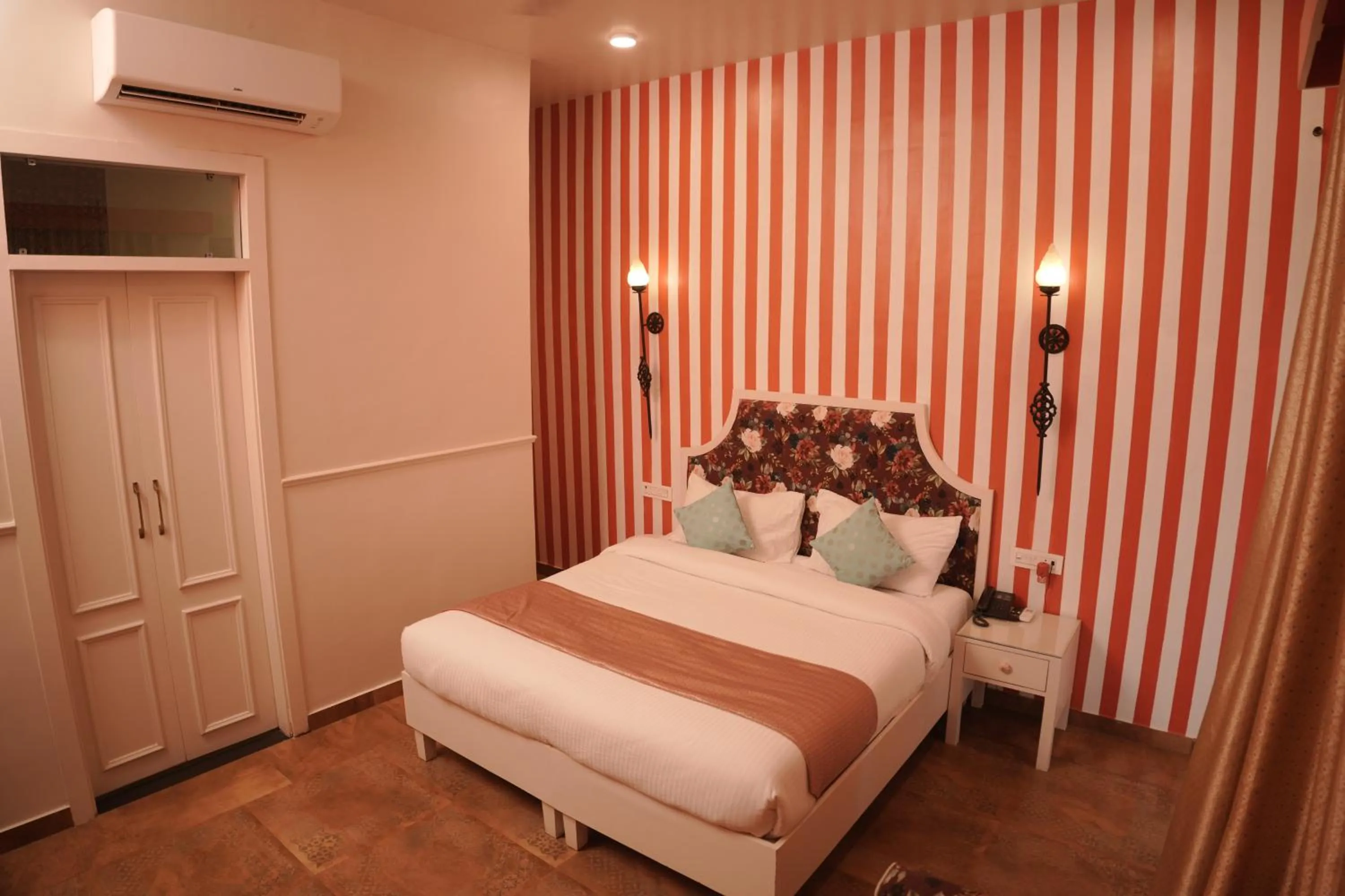 Bed in Artistik Abode by Stay Banaras