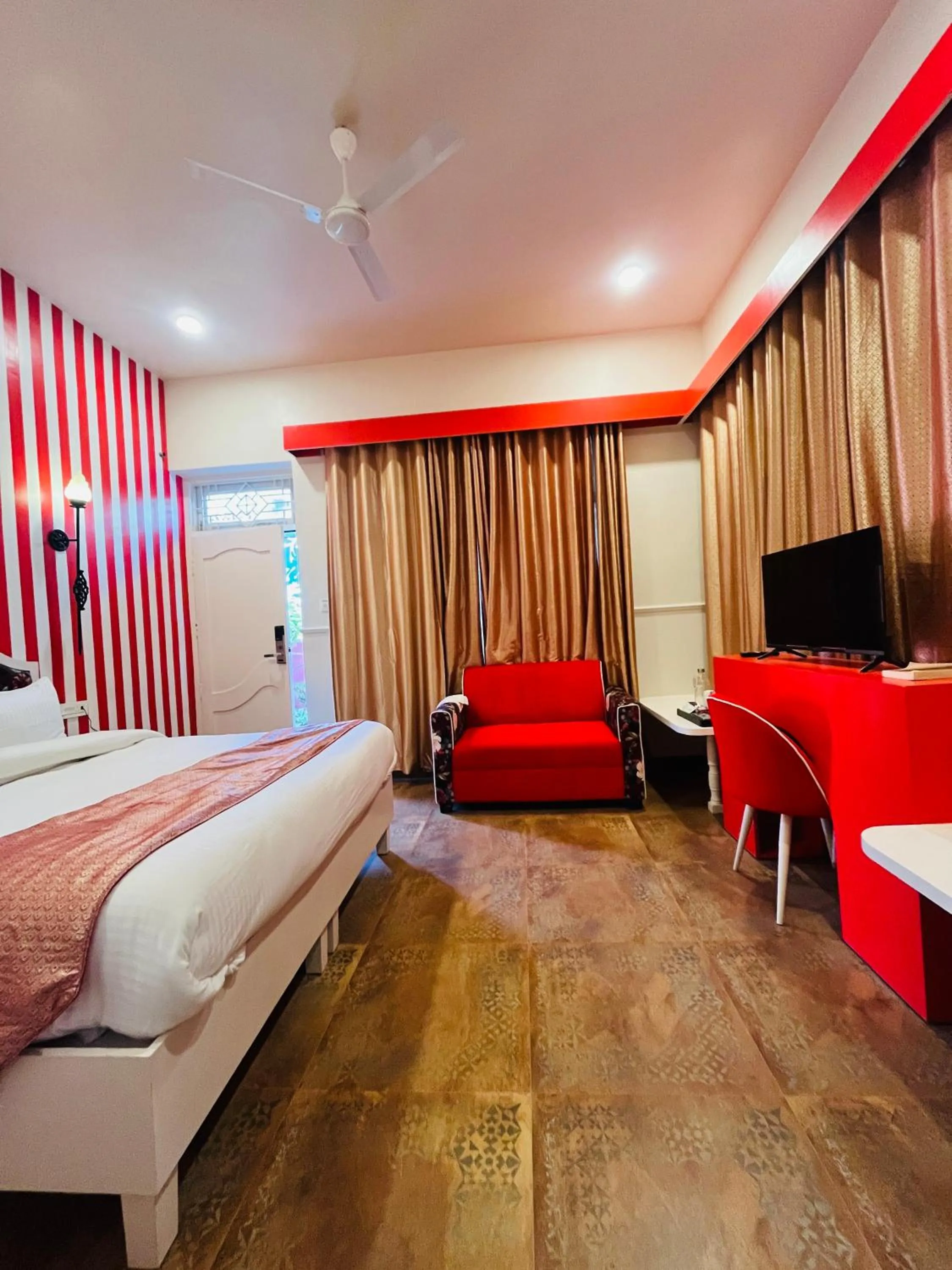 Living room, Bed in Artistik Abode by Stay Banaras