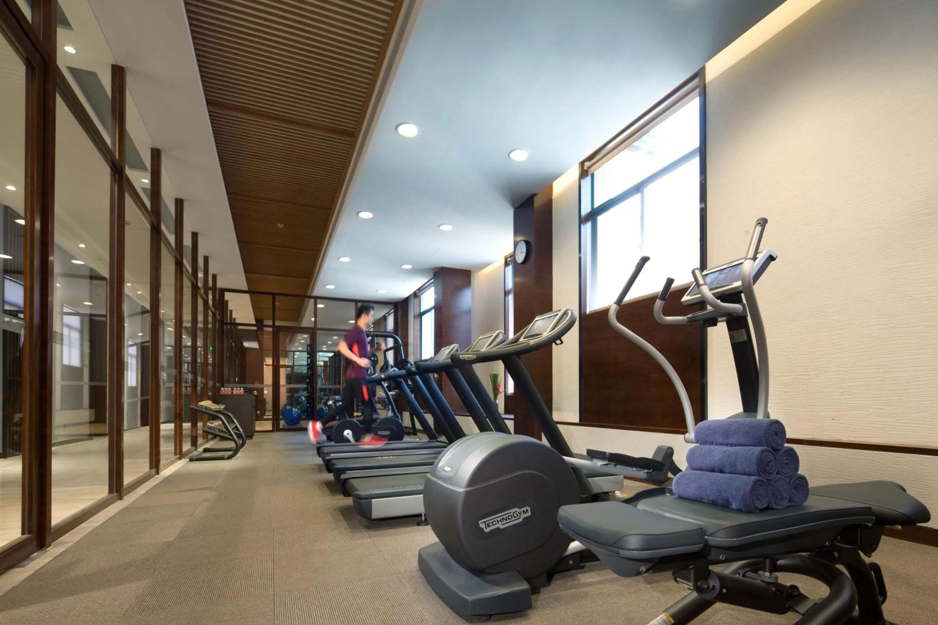 Fitness centre/facilities in Cheery Dragon Canal Hotel Hangzhou - Intangible Cultural Heritage Hotel