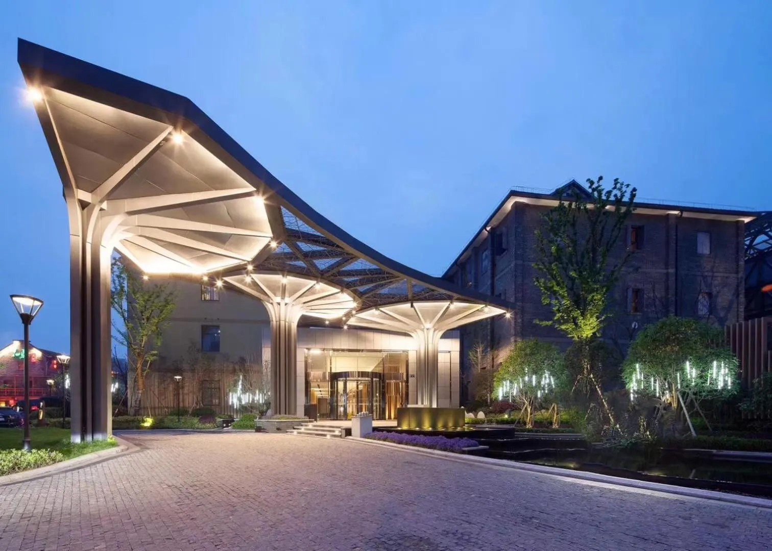 Property building in Cheery Dragon Canal Hotel Hangzhou - Intangible Cultural Heritage Hotel