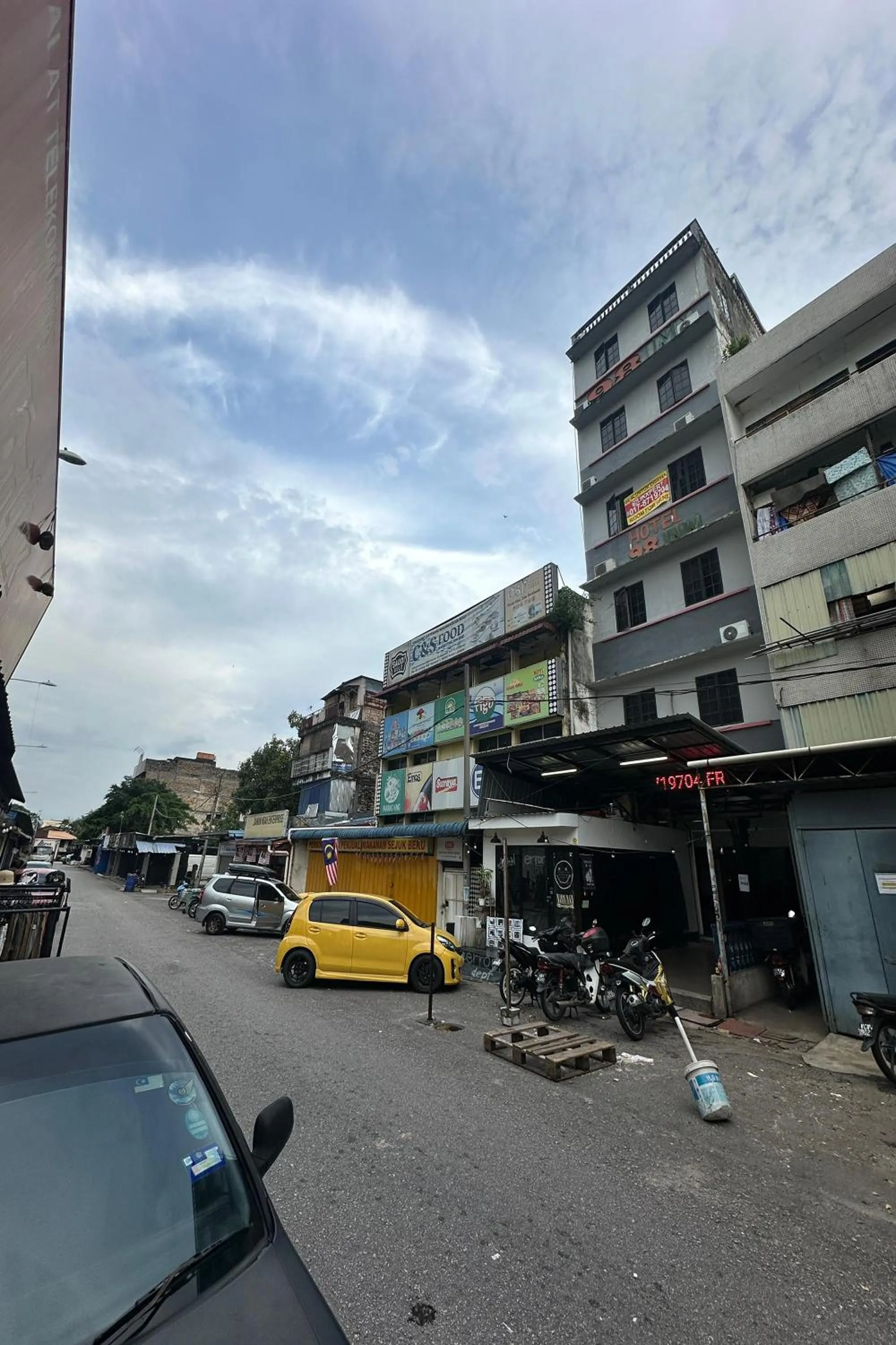 Property building in 98 Inn BilikXpert at Chow Kit