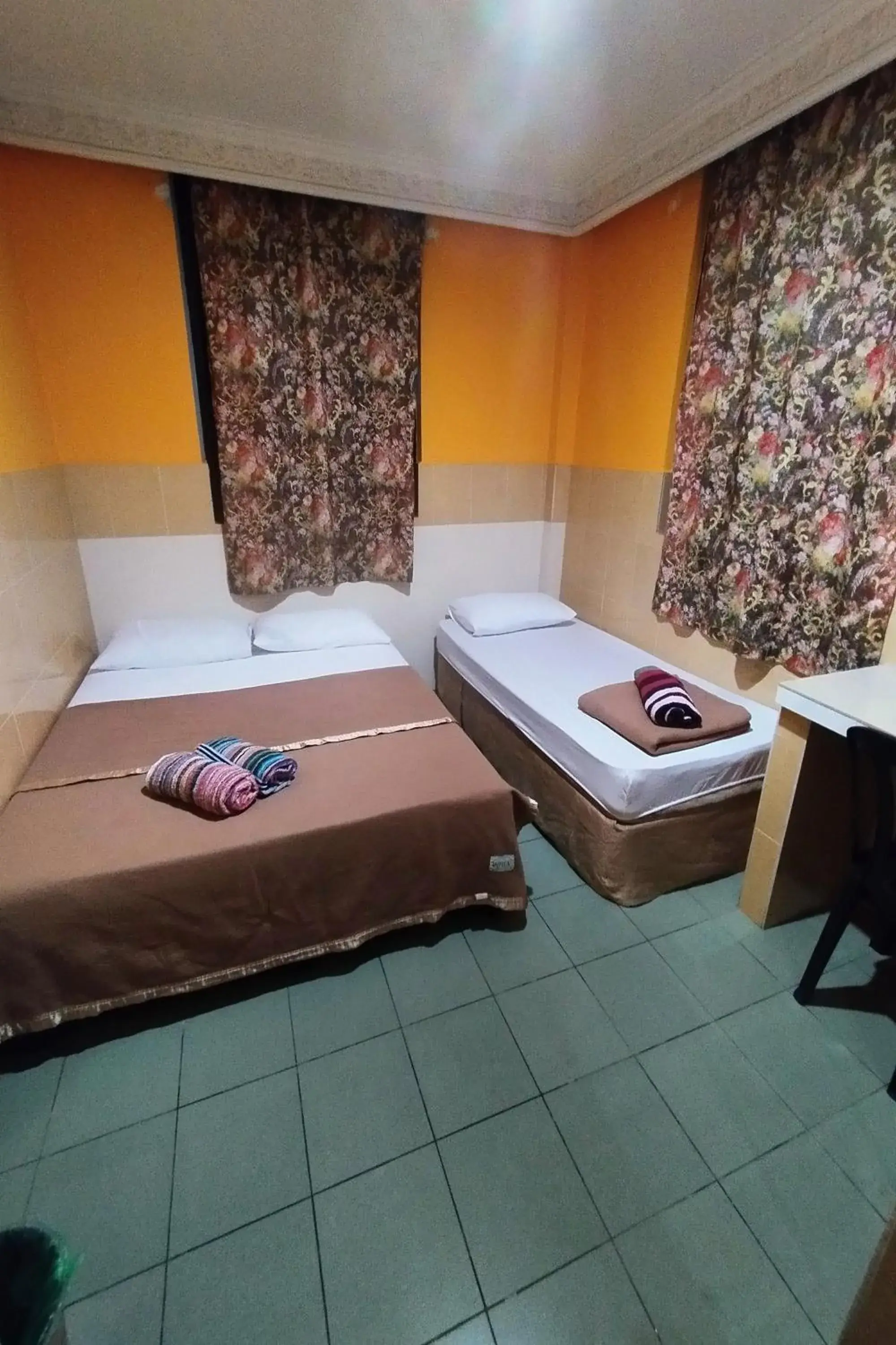 Deluxe Triple Room in 98 Inn BilikXpert at Chow Kit Deluxe Triple Room in 98 Inn BilikXpert at Chow Kit