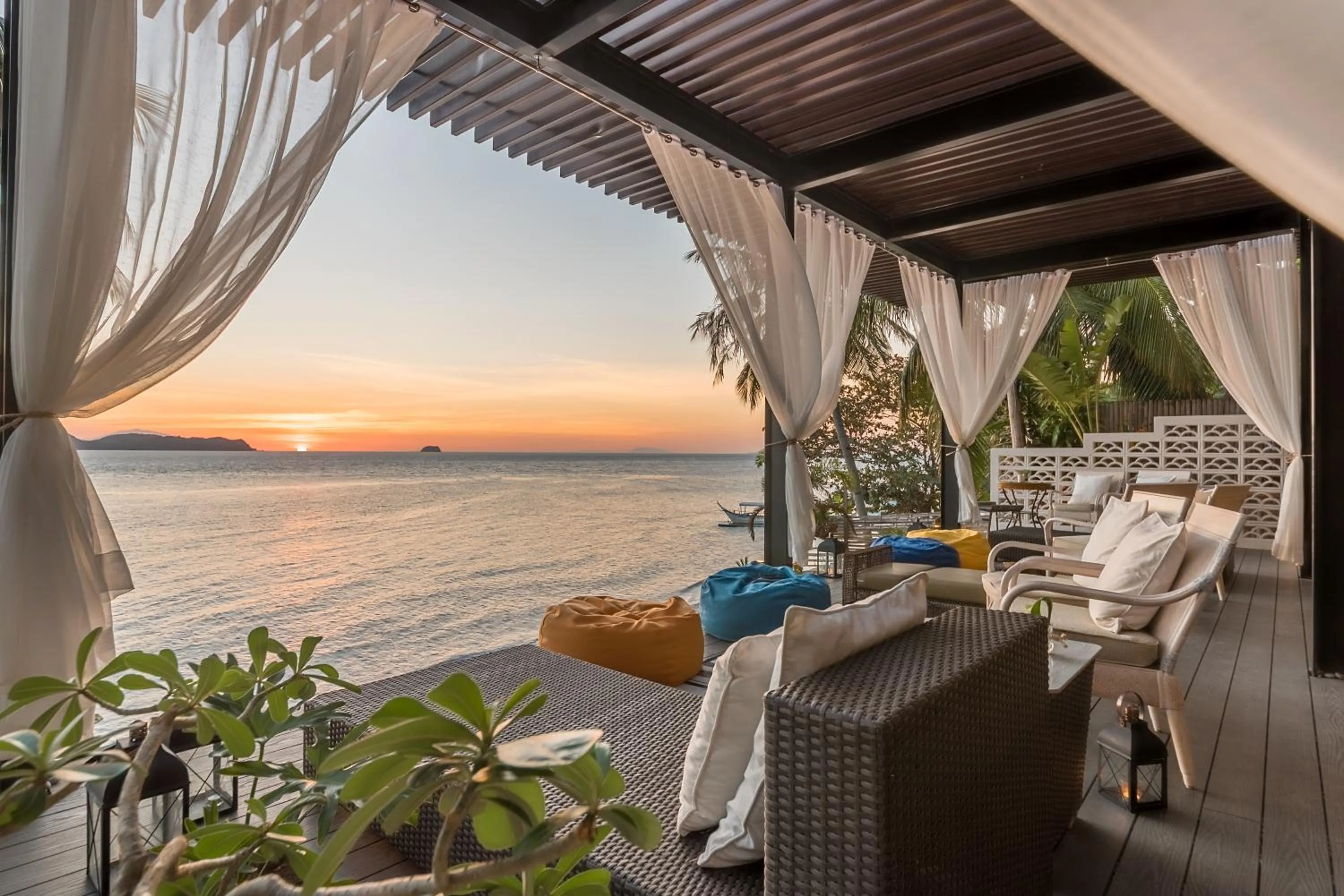 Restaurant/places to eat in Vivere Azure