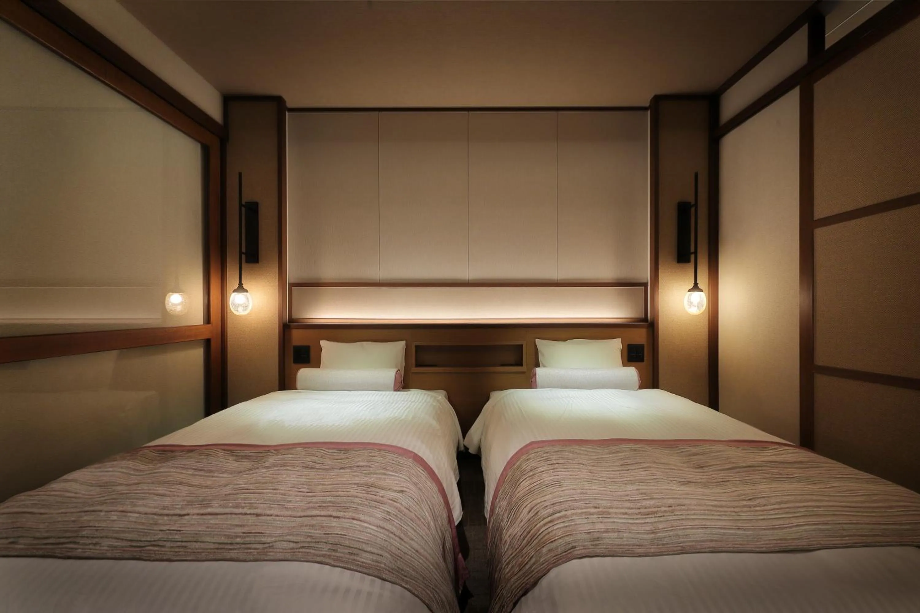 Bed in Senri no Kaze