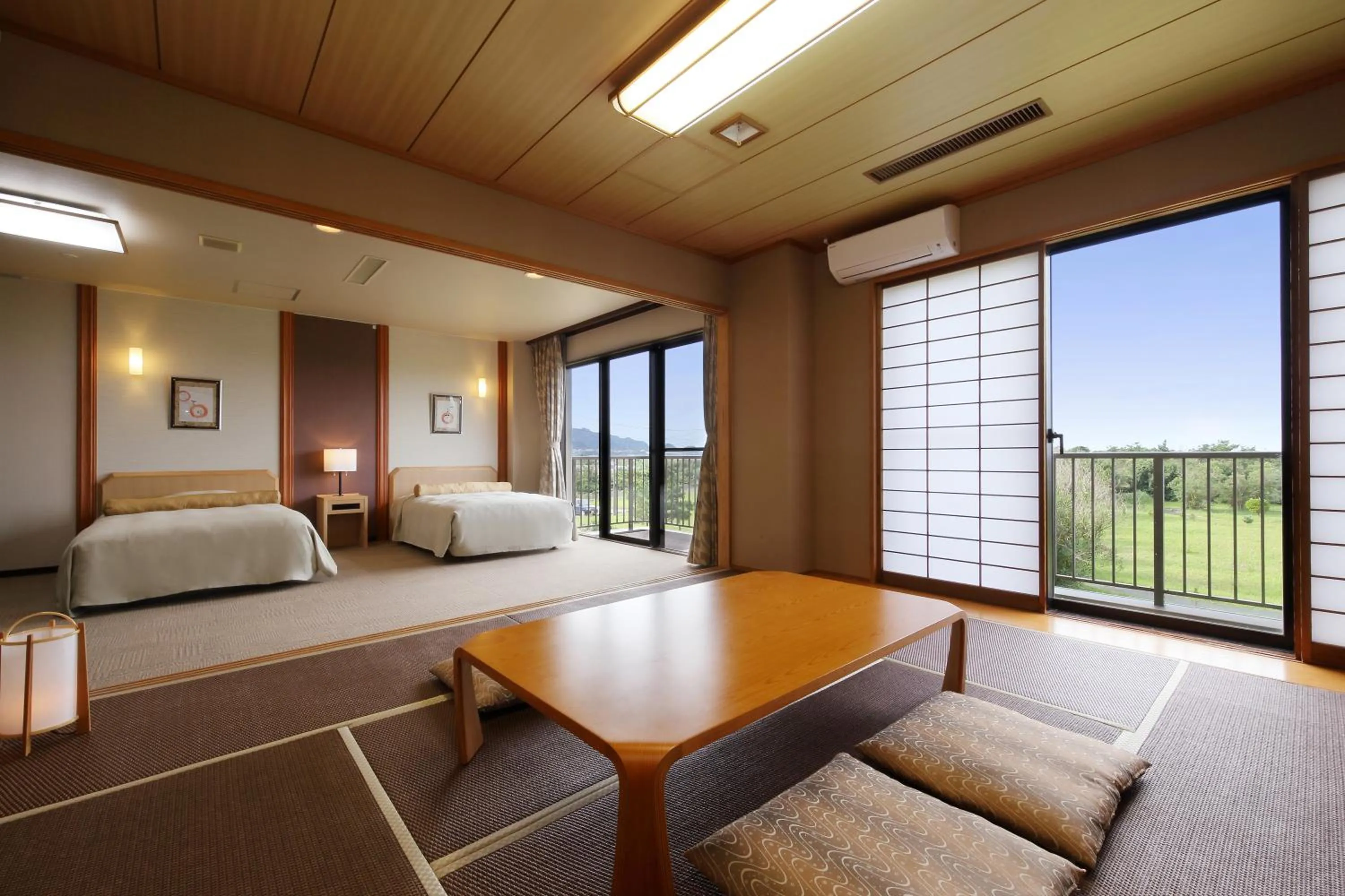 Bed in Senri no Kaze
