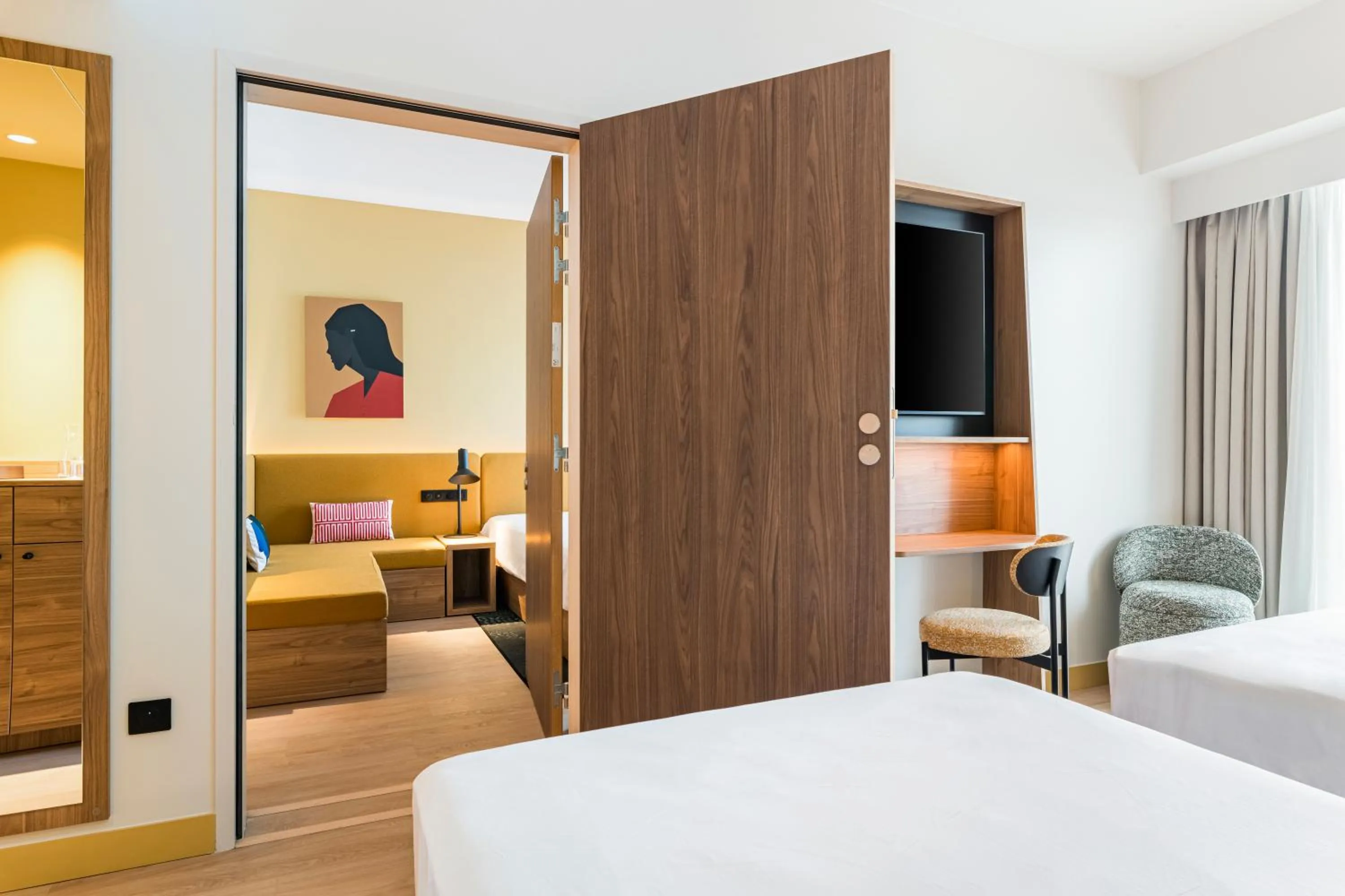 Bedroom, Bed in Hampton by Hilton Bordeaux Merignac Airport