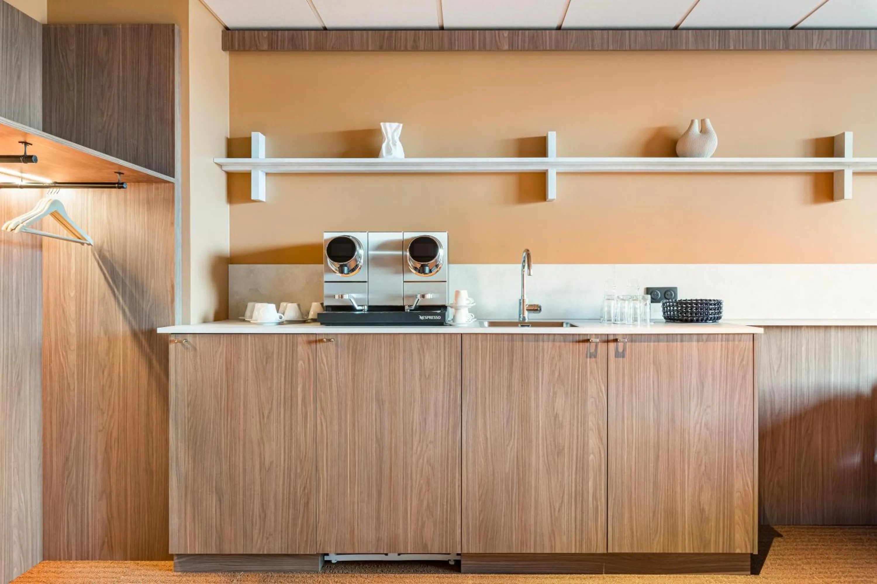 Meeting/conference room in Hampton by Hilton Bordeaux Merignac Airport