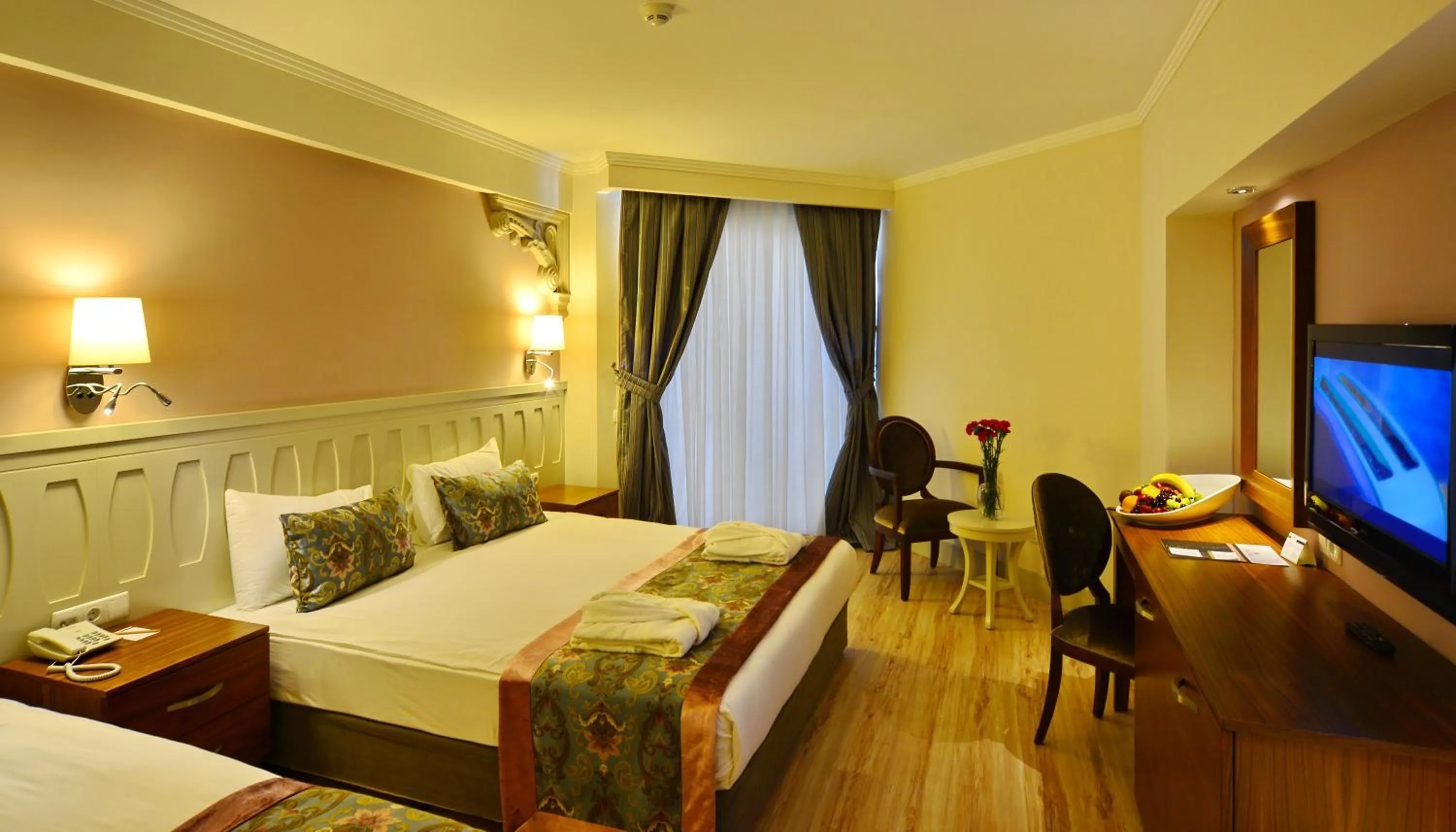 Bed in Side Crown Serenity Ultra All Inclusive