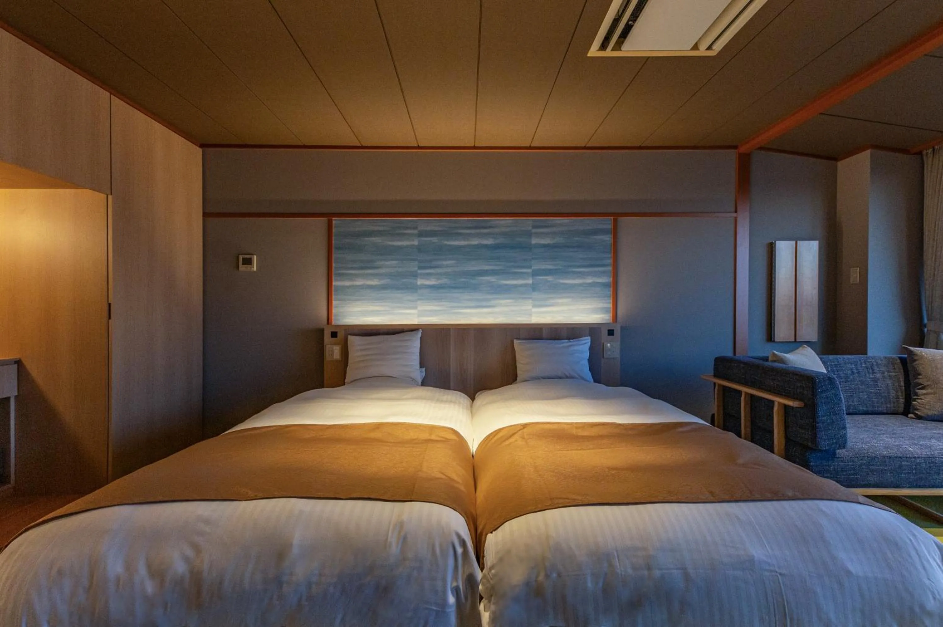 Photo of the whole room, Bed in Hanashibuki