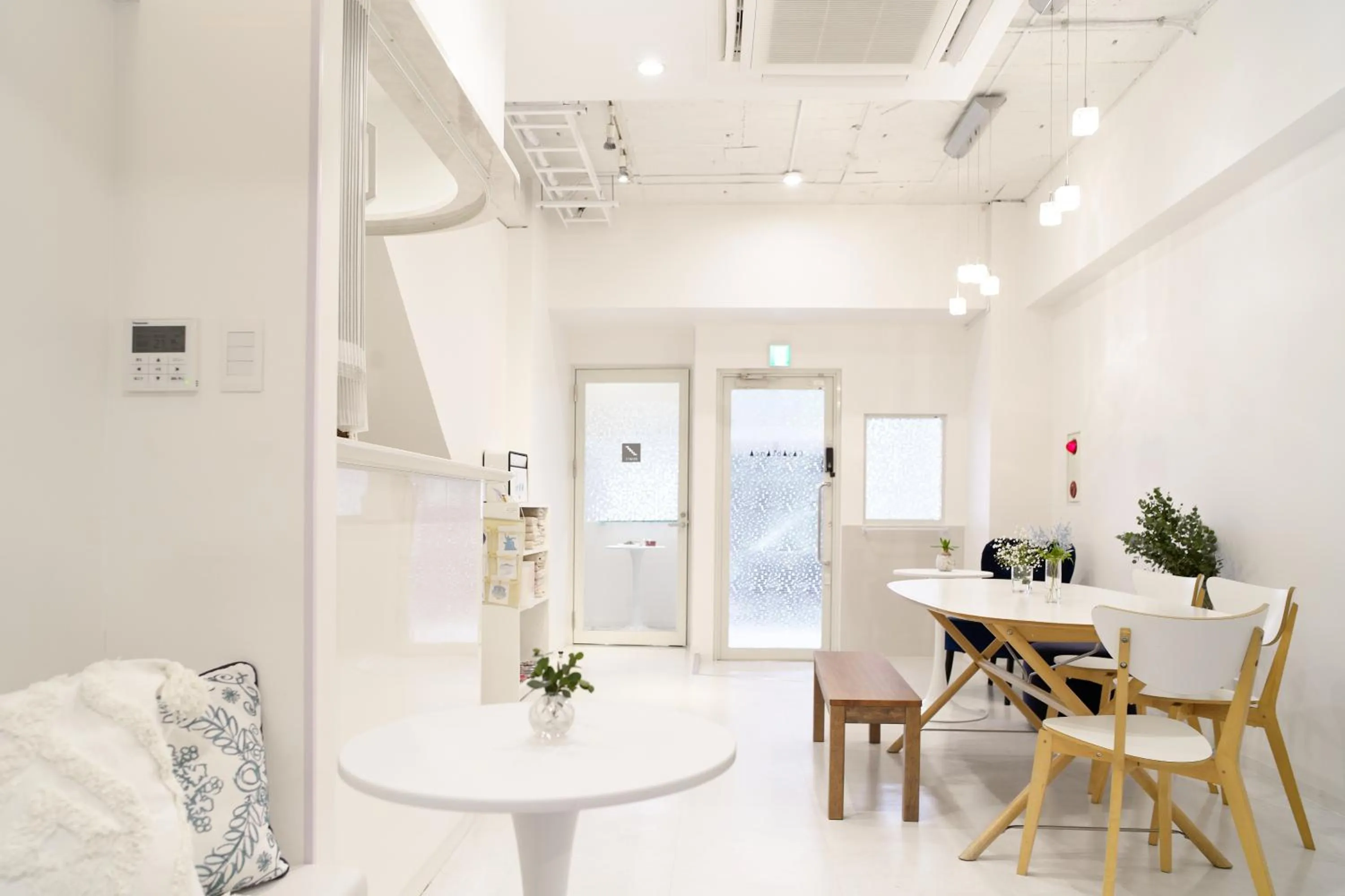 Communal lounge/ TV room in Casa Blanca Guesthouse