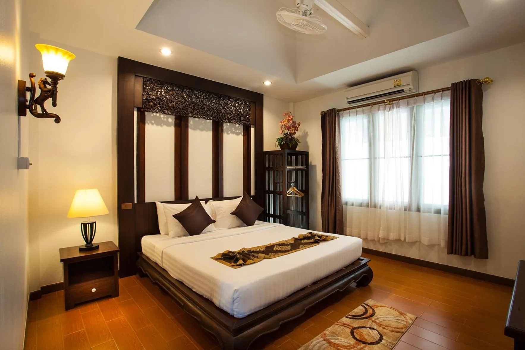 Decorative detail, Bed in Pattra Vill Resort