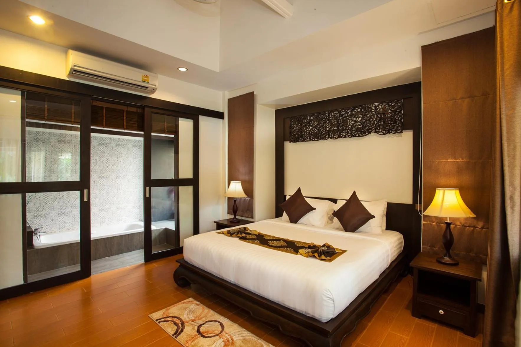 Bathroom, Bed in Pattra Vill Resort