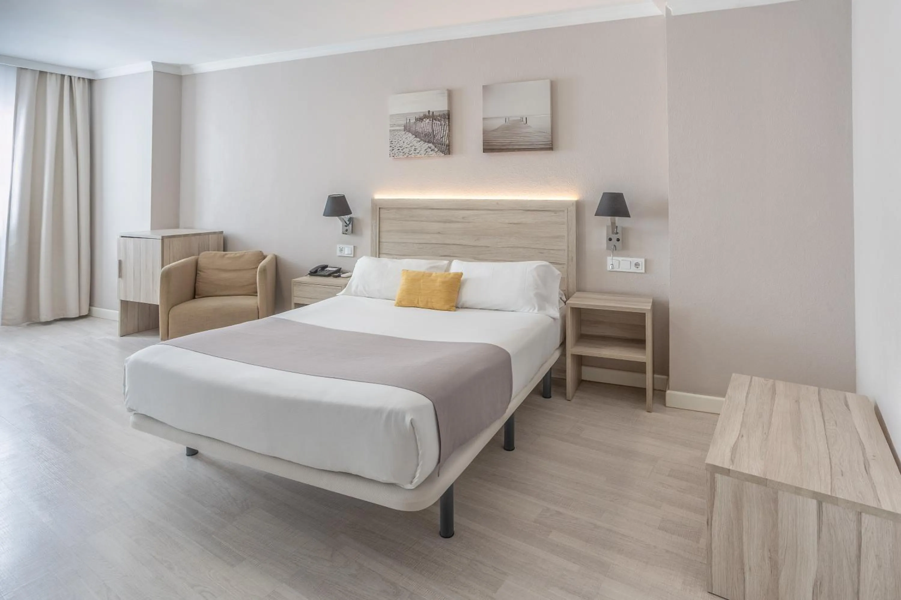 Bedroom, Bed in Hotel Villa de Verín