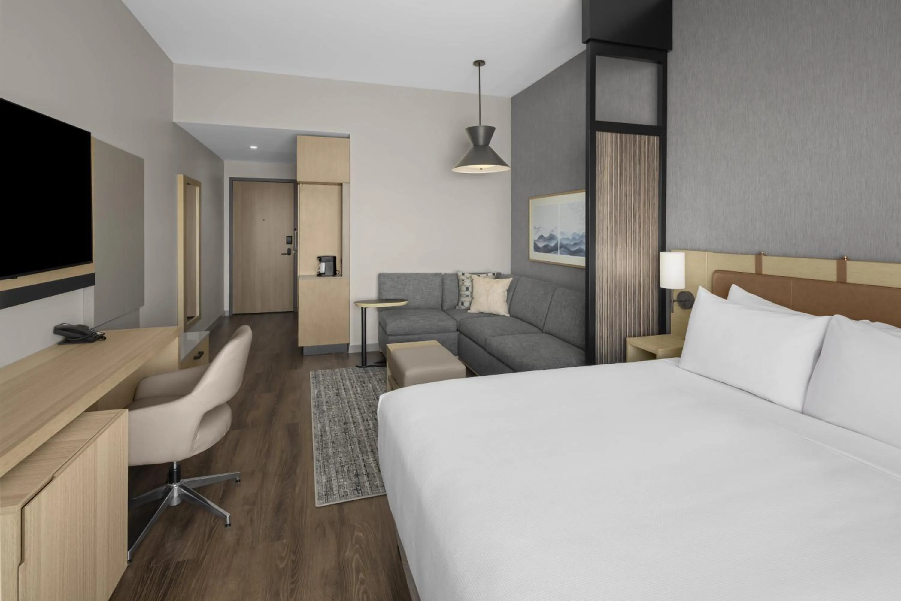 King Room with Mountain View and Sofa Bed in Hyatt Place Bozeman Yellowstone Airport