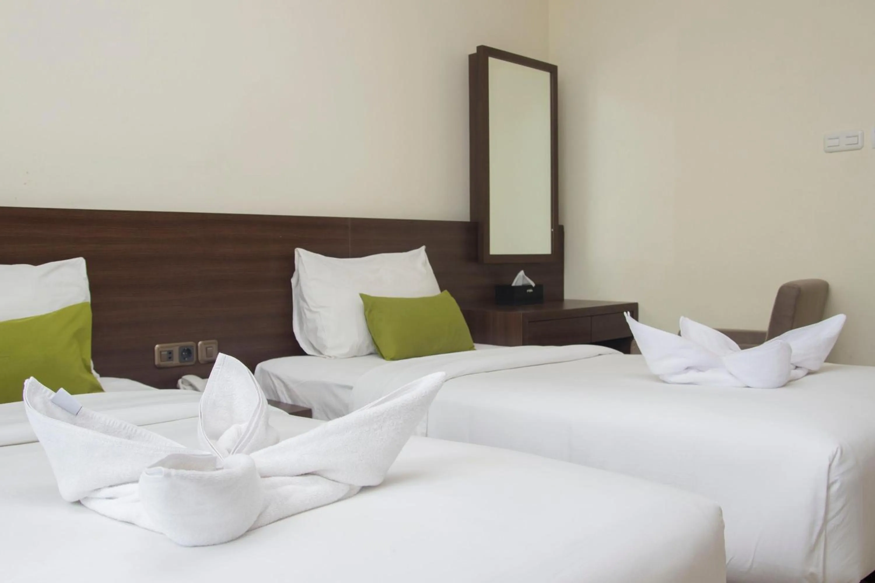 Bedroom, Bed in Green Eden Hotel