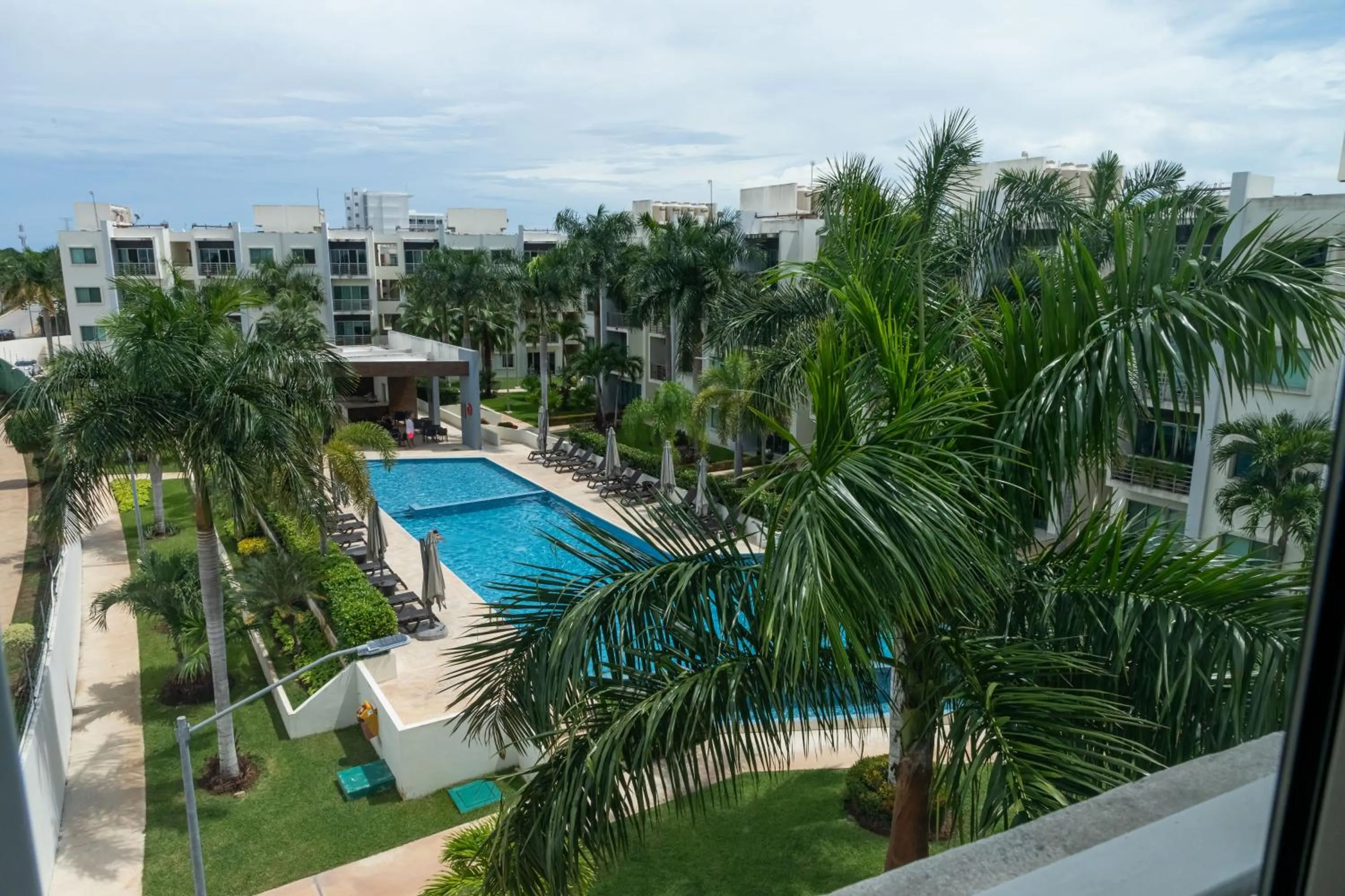 Long Island, Madison - Modern Retreat with Pool in Cancún