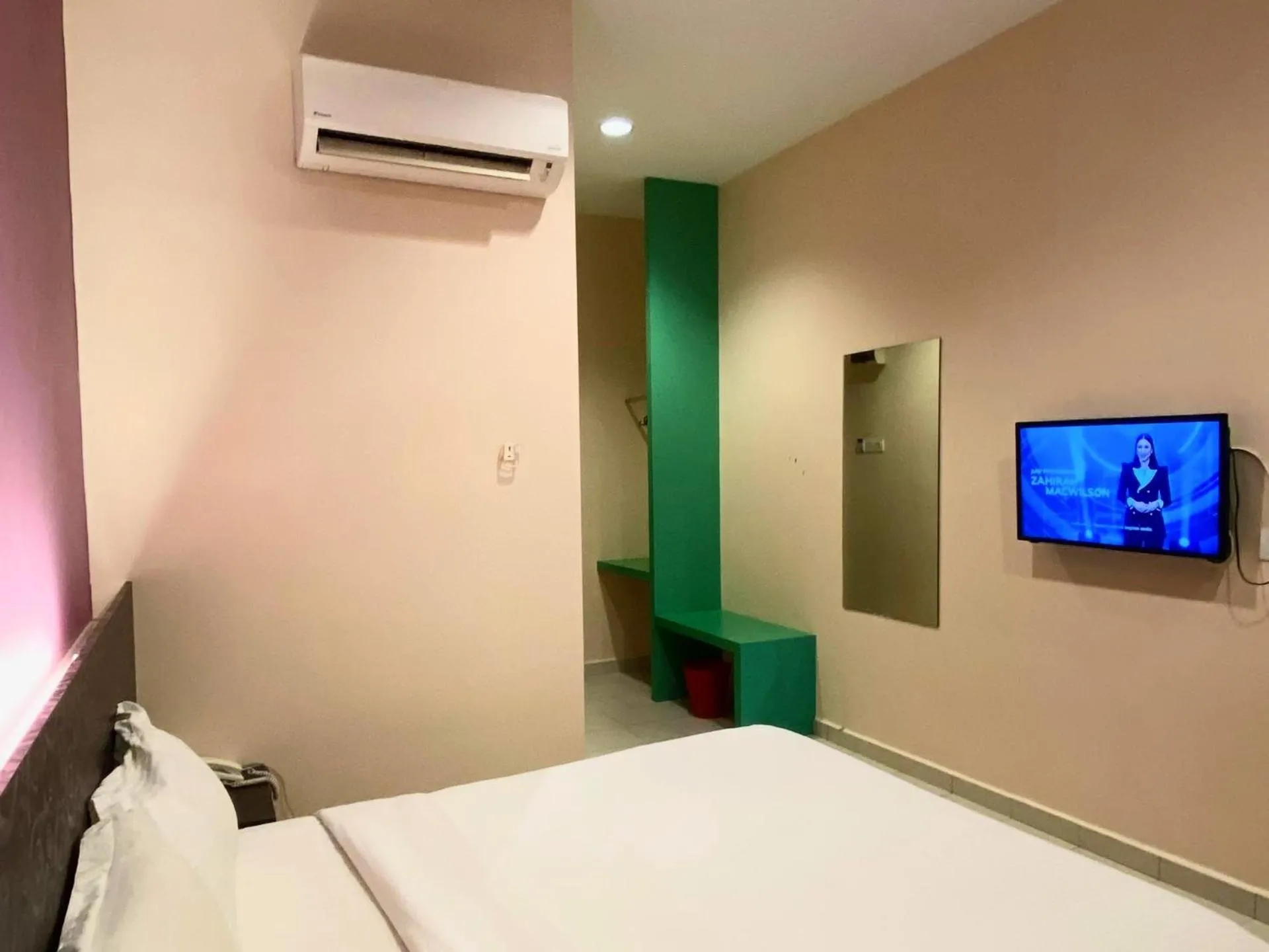 Bed in Hotel Mirage PD