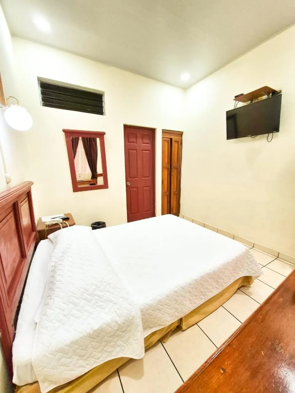 Single Room - single occupancy in Hotel Continental Plaza