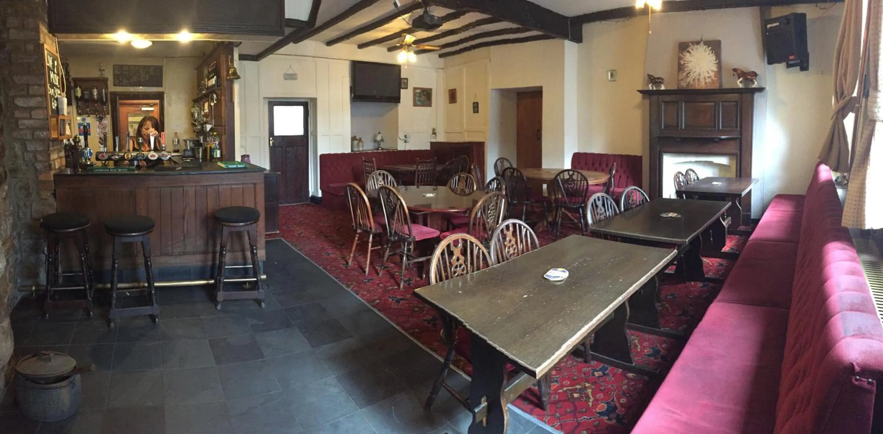 Lounge or bar in The Nags Head Tredegar