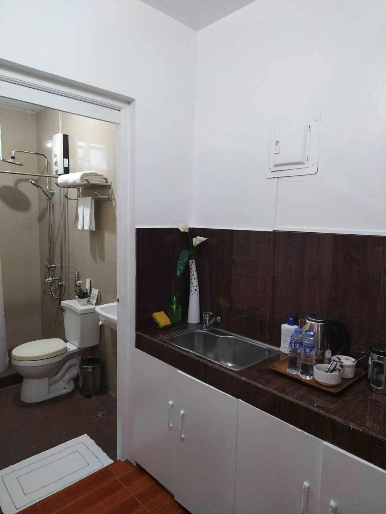 Toilet in Makati Riverside Inn