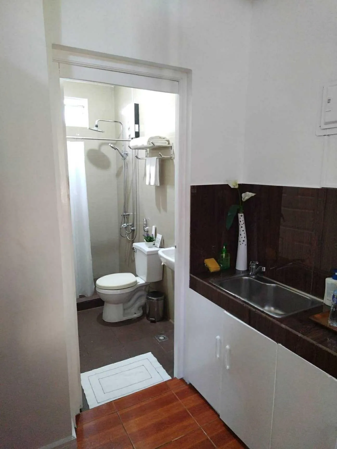 Toilet in Makati Riverside Inn