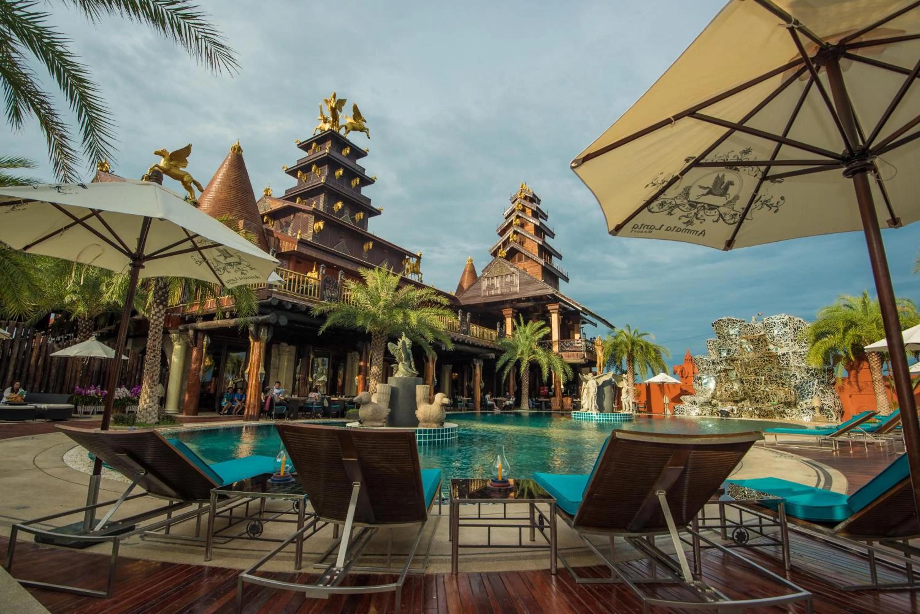 Restaurant/places to eat in Ammata Lanta Resort