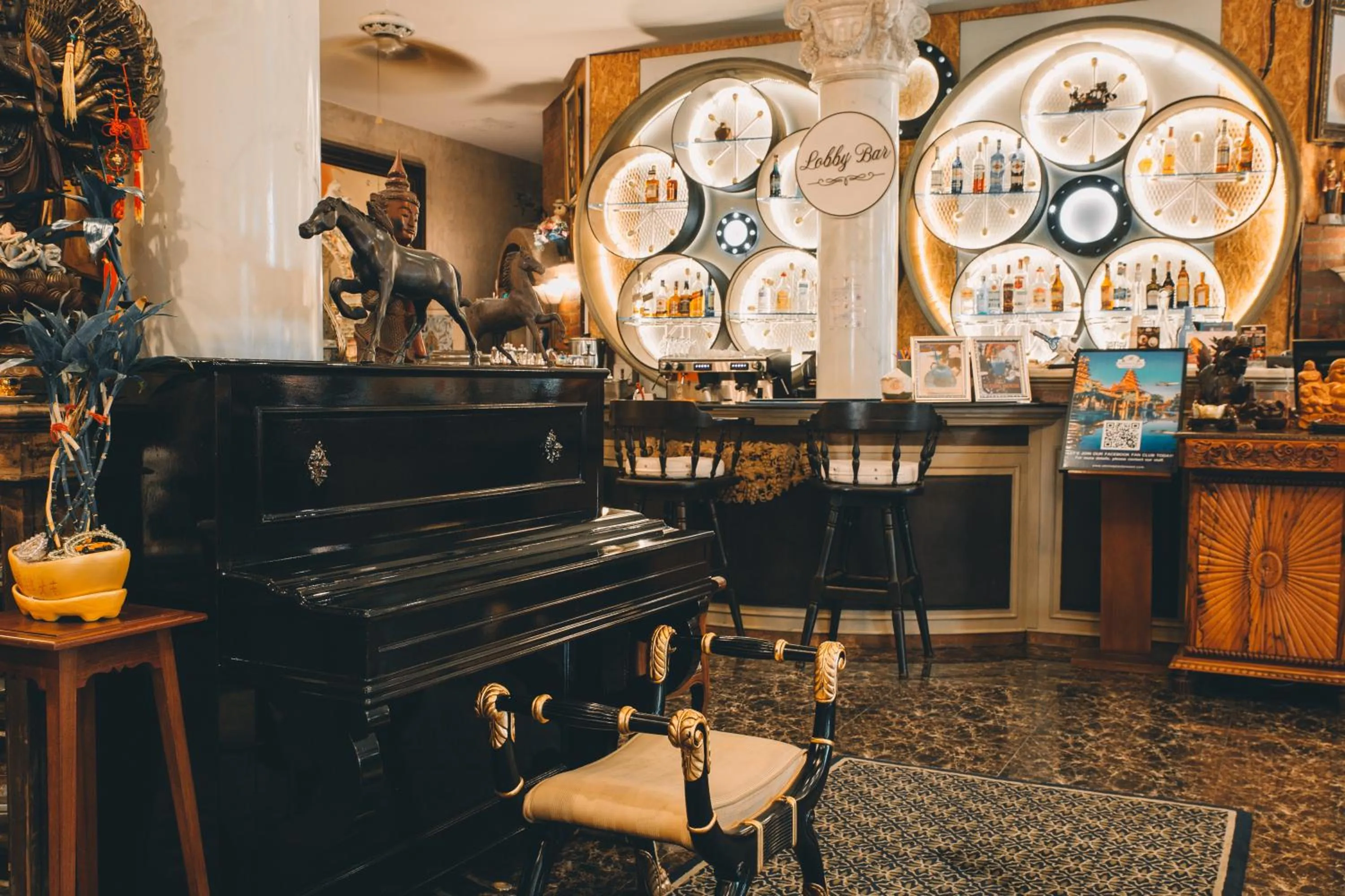 Restaurant/places to eat in Ammata Lanta Resort